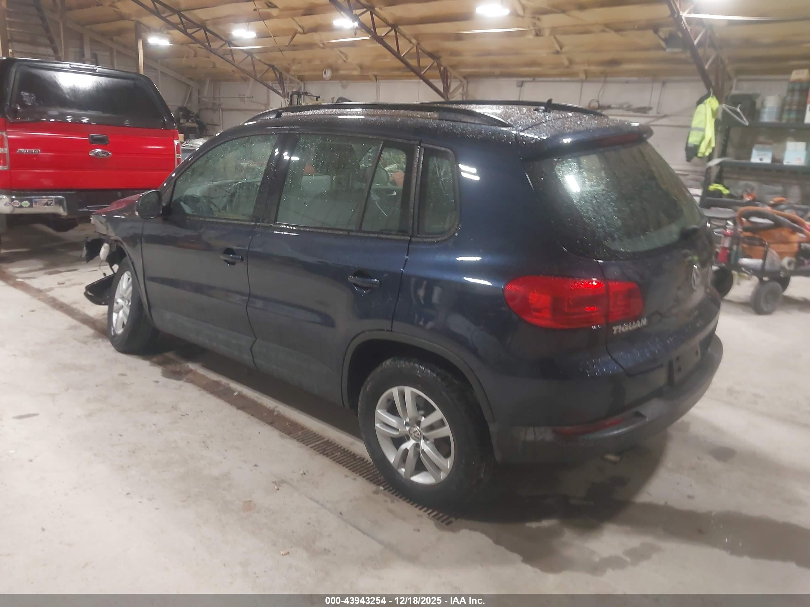 VOLKSWAGEN TIGUAN image 3