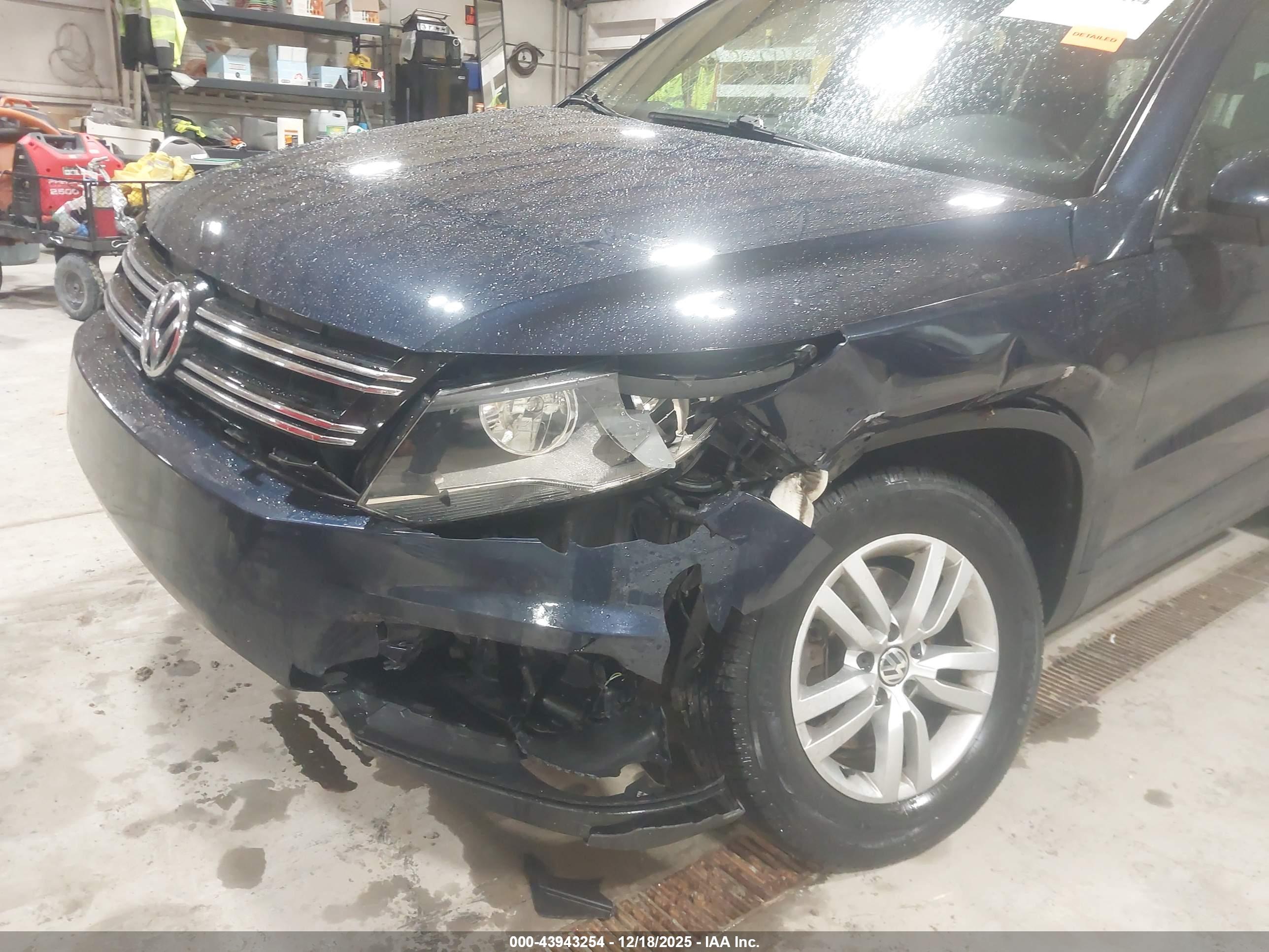 VOLKSWAGEN TIGUAN image 6