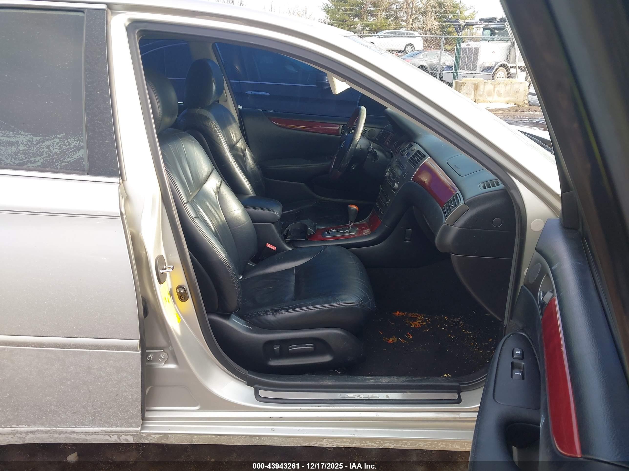 LEXUS ES image 5