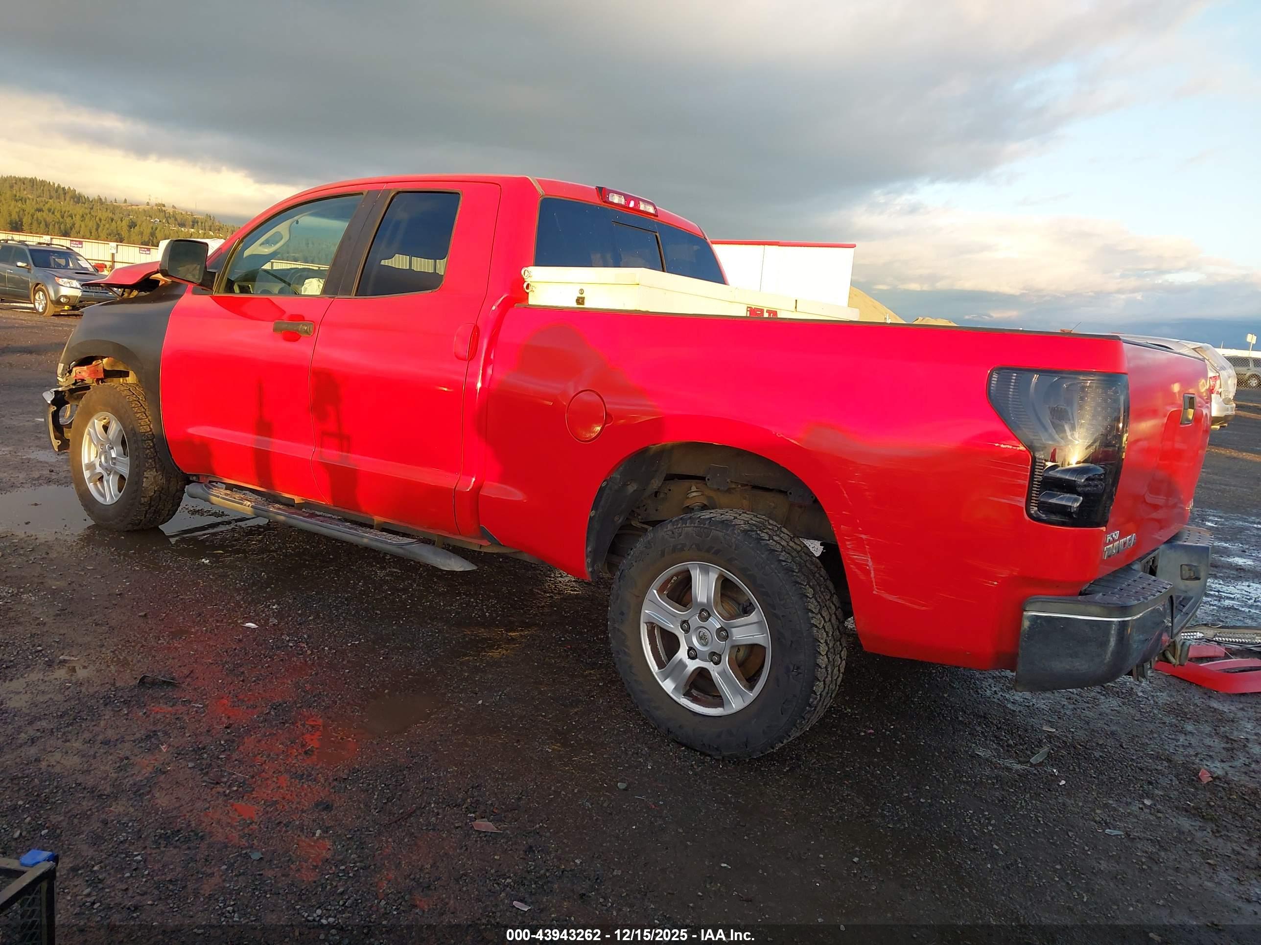 TOYOTA TUNDRA image 3