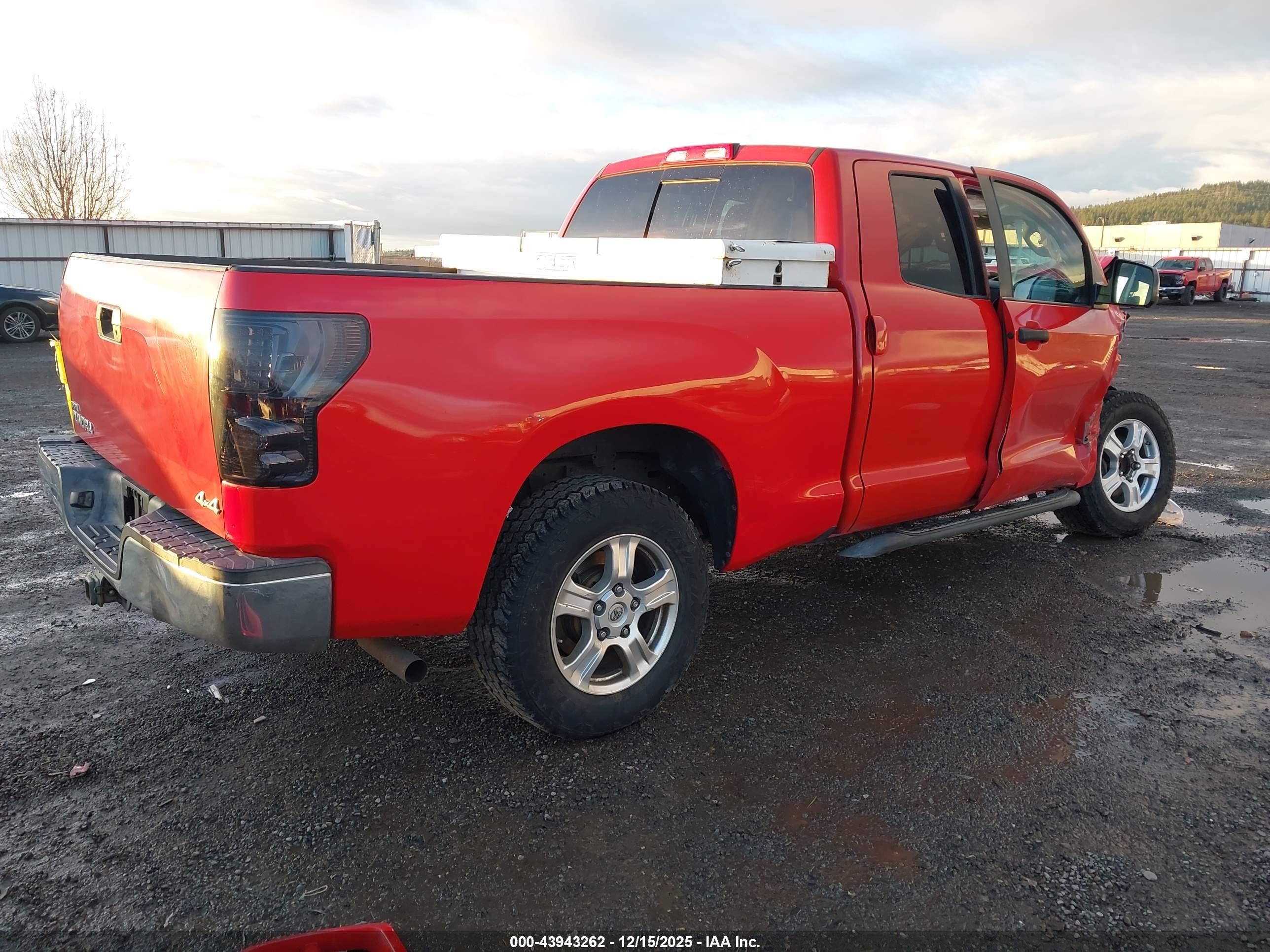 TOYOTA TUNDRA image 4