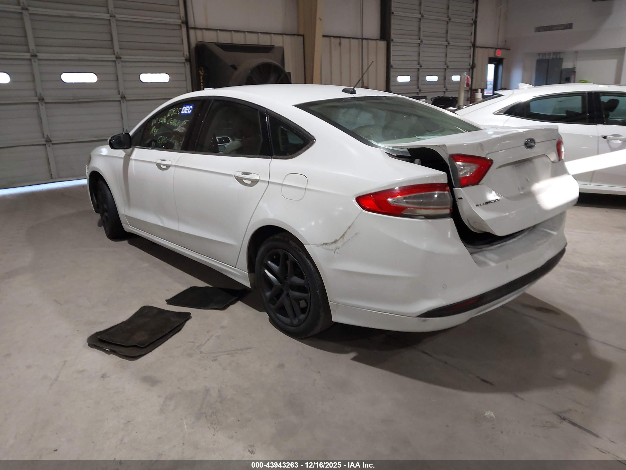 FORD FUSION image 3