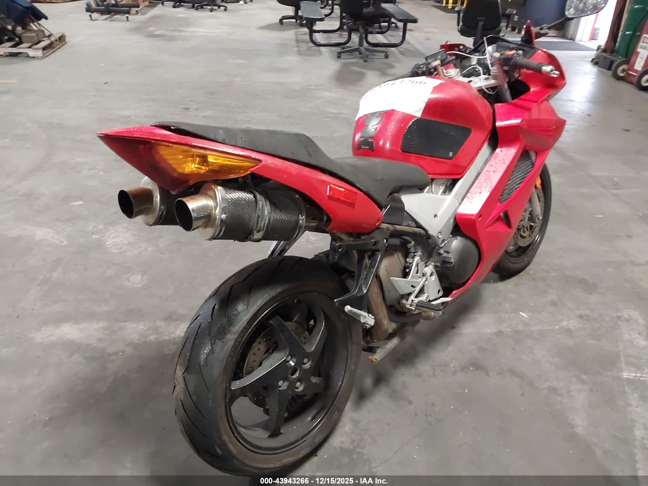 HONDA VFR800 image 4
