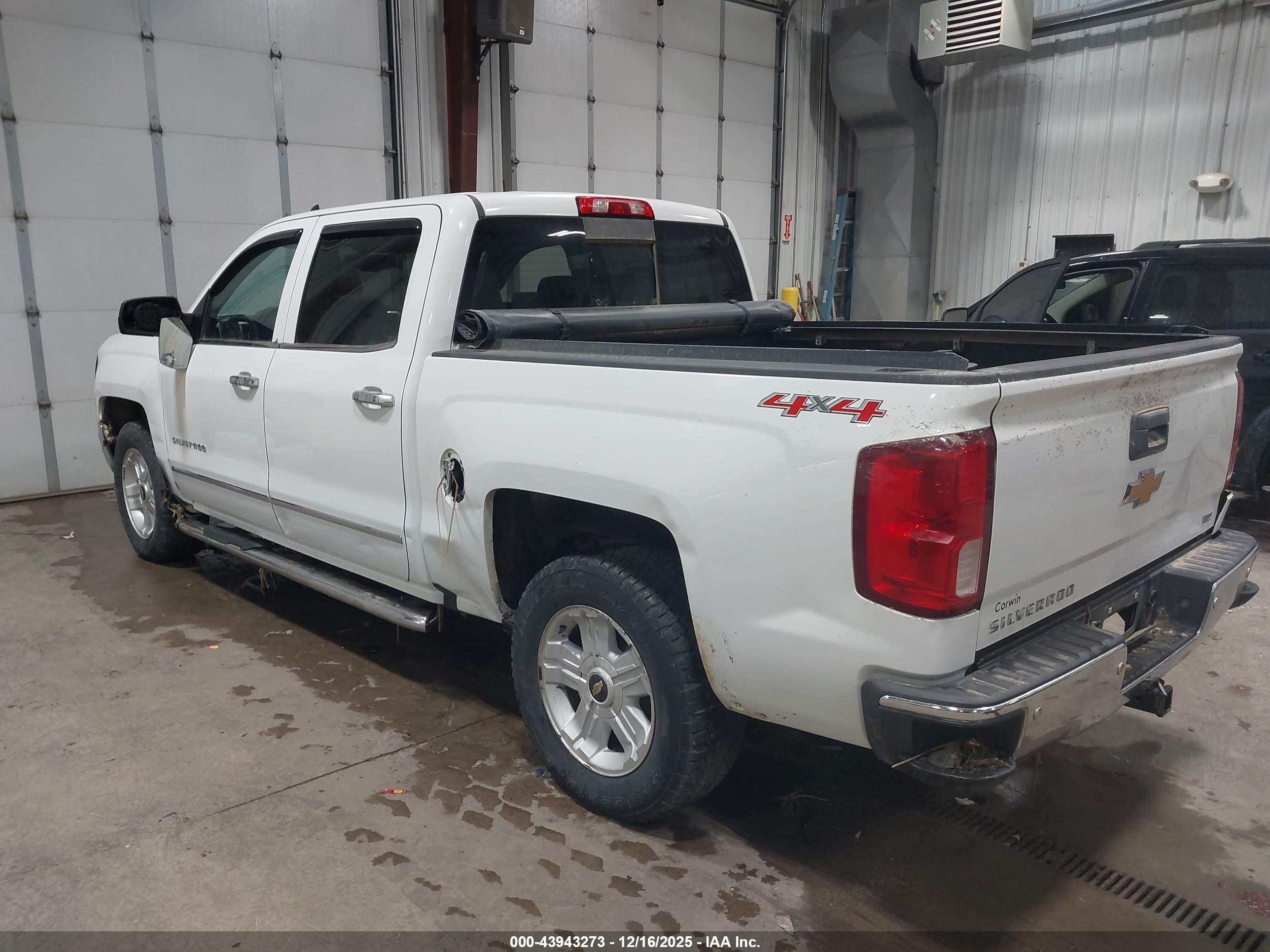 CHEVROLET SILVERADO image 3