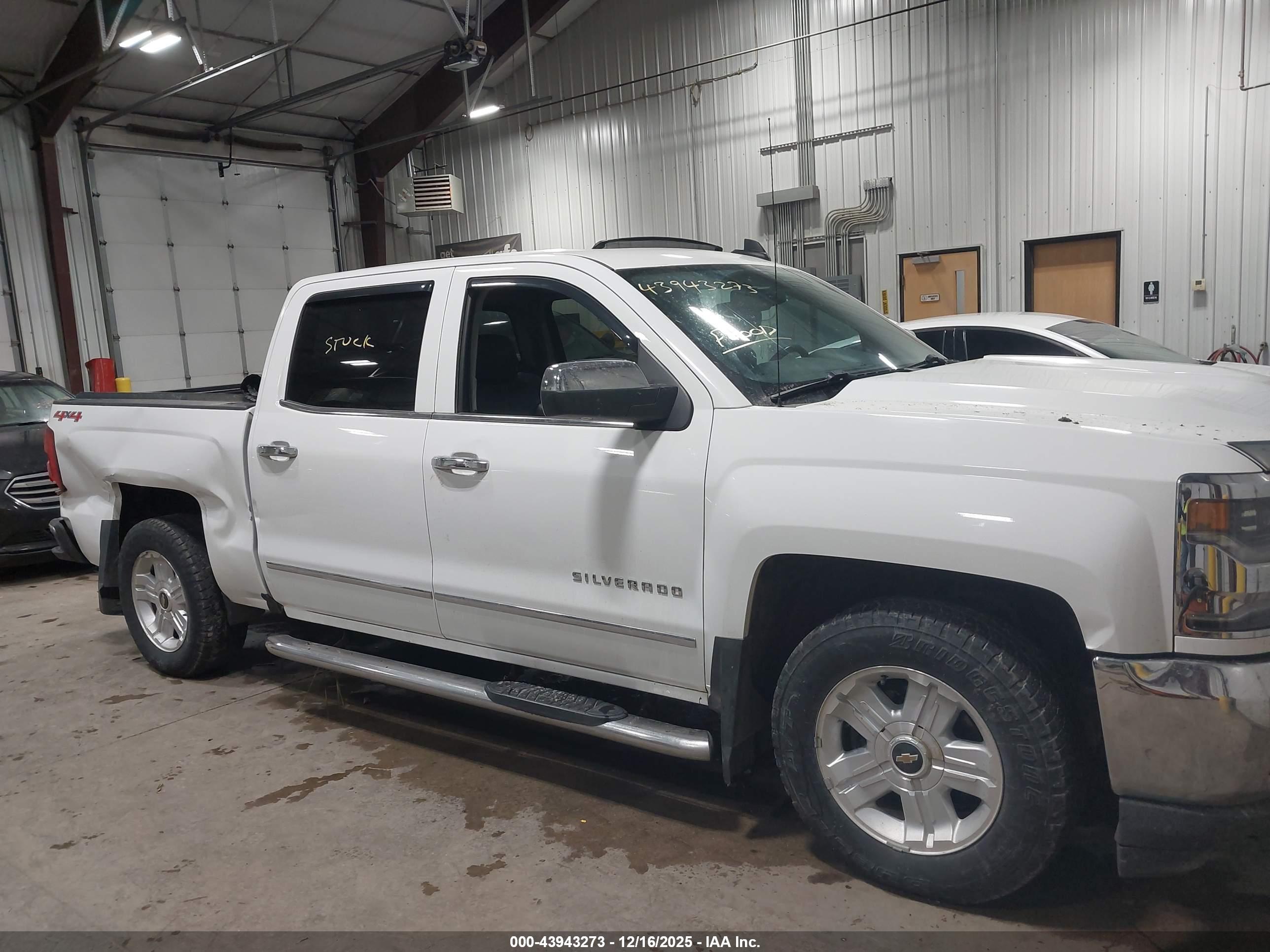 CHEVROLET SILVERADO image 6