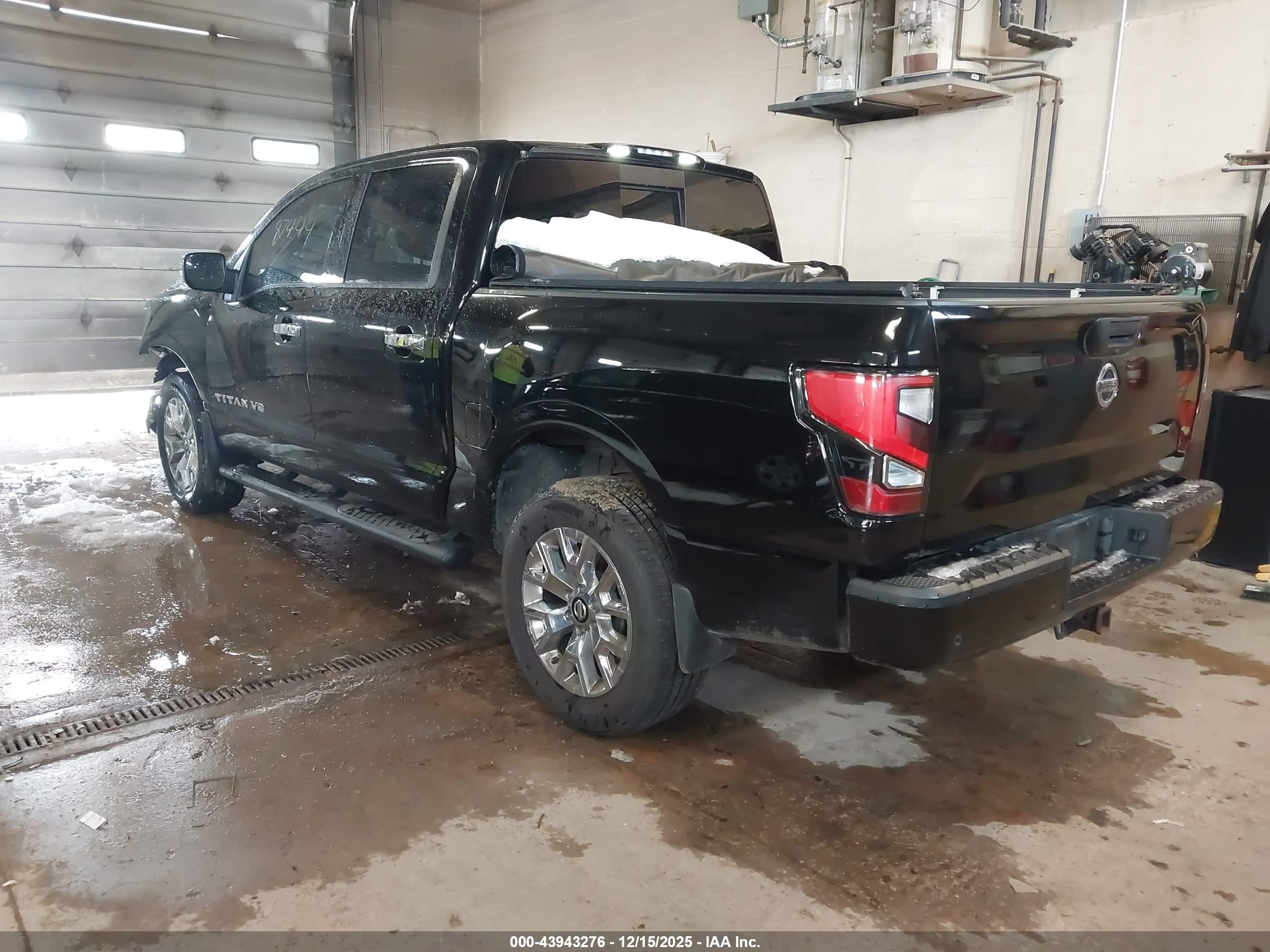 NISSAN TITAN image 3