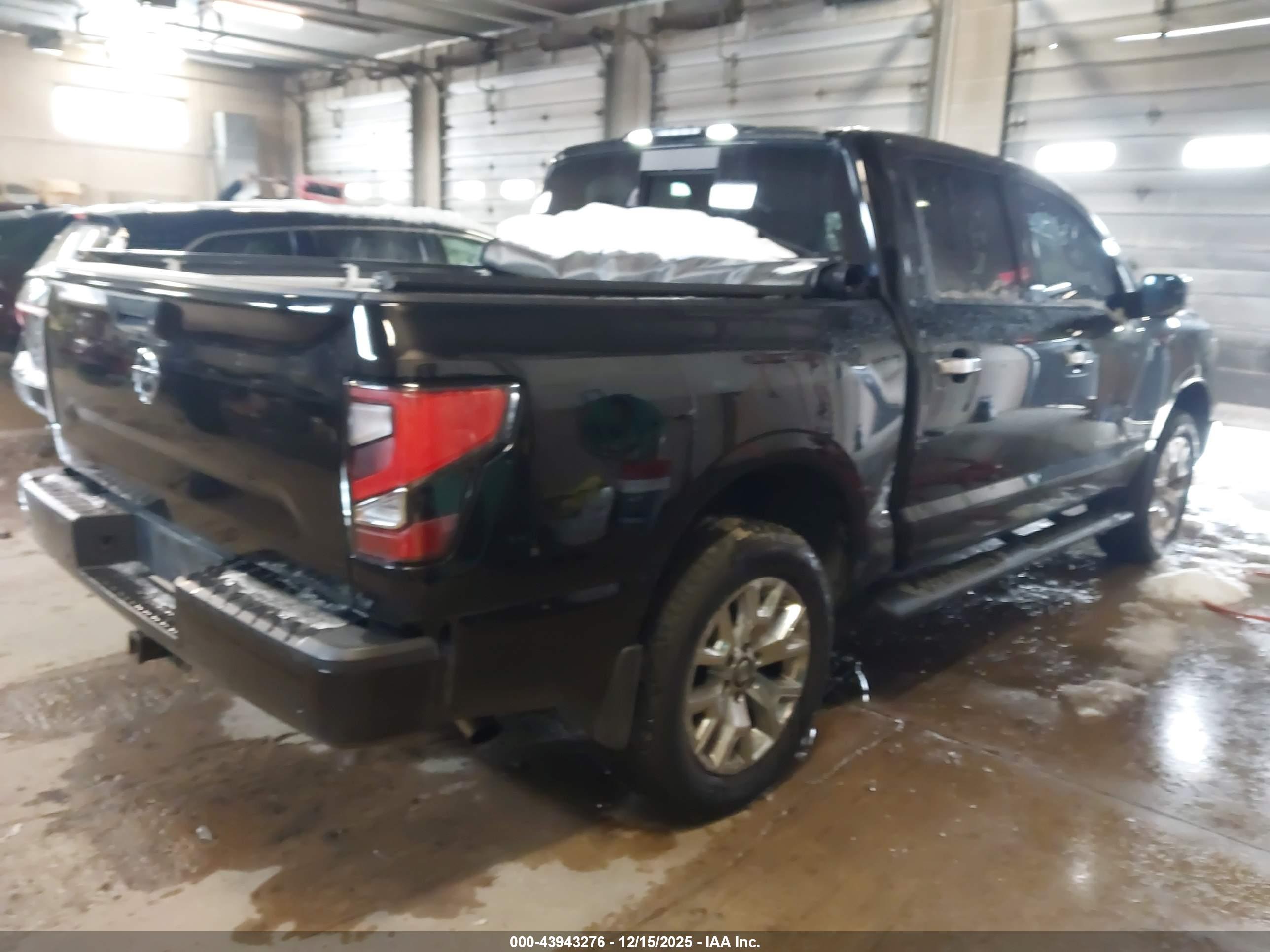 NISSAN TITAN image 4