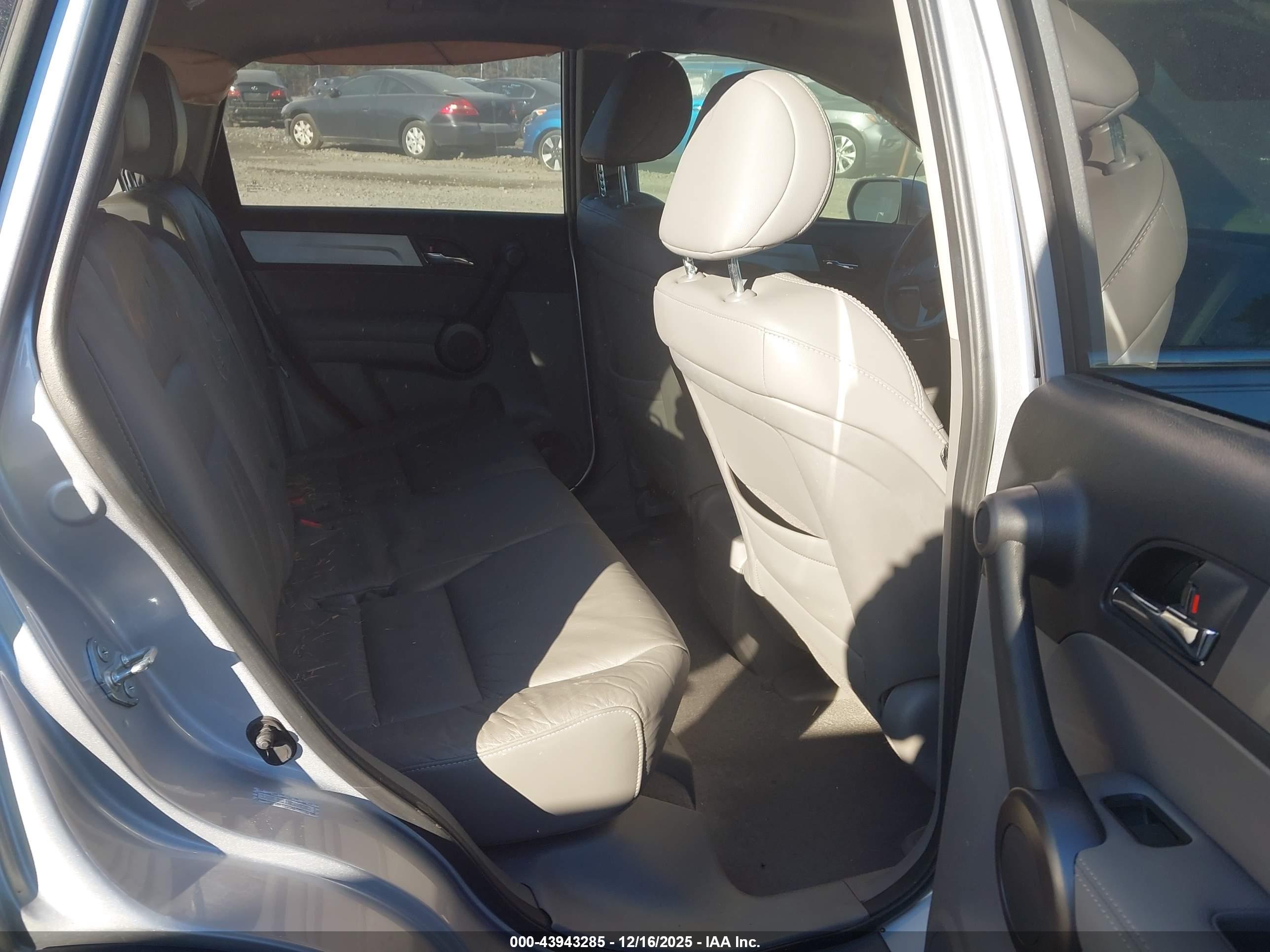 HONDA CR-V image 8