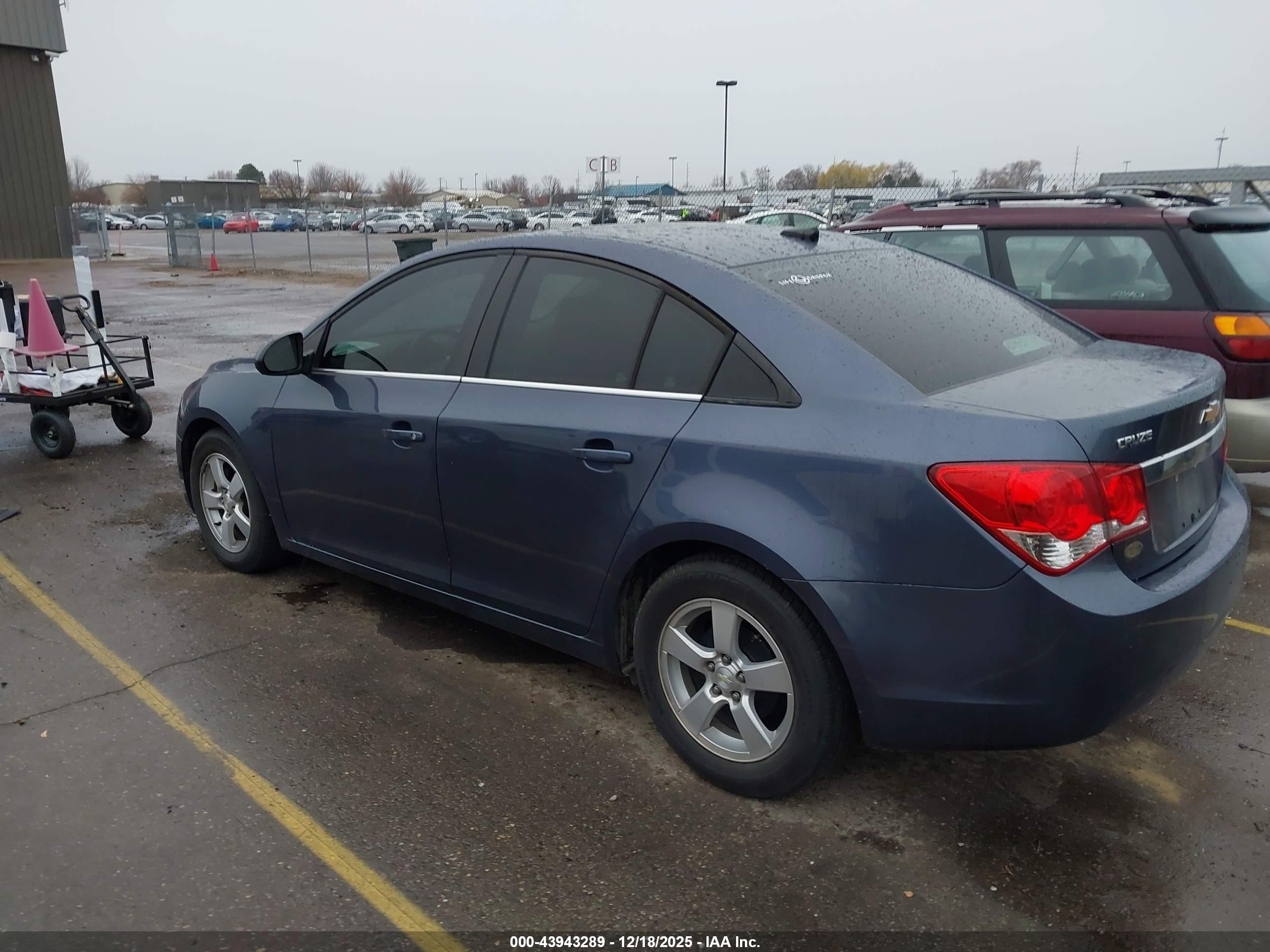 CHEVROLET CRUZE image 3