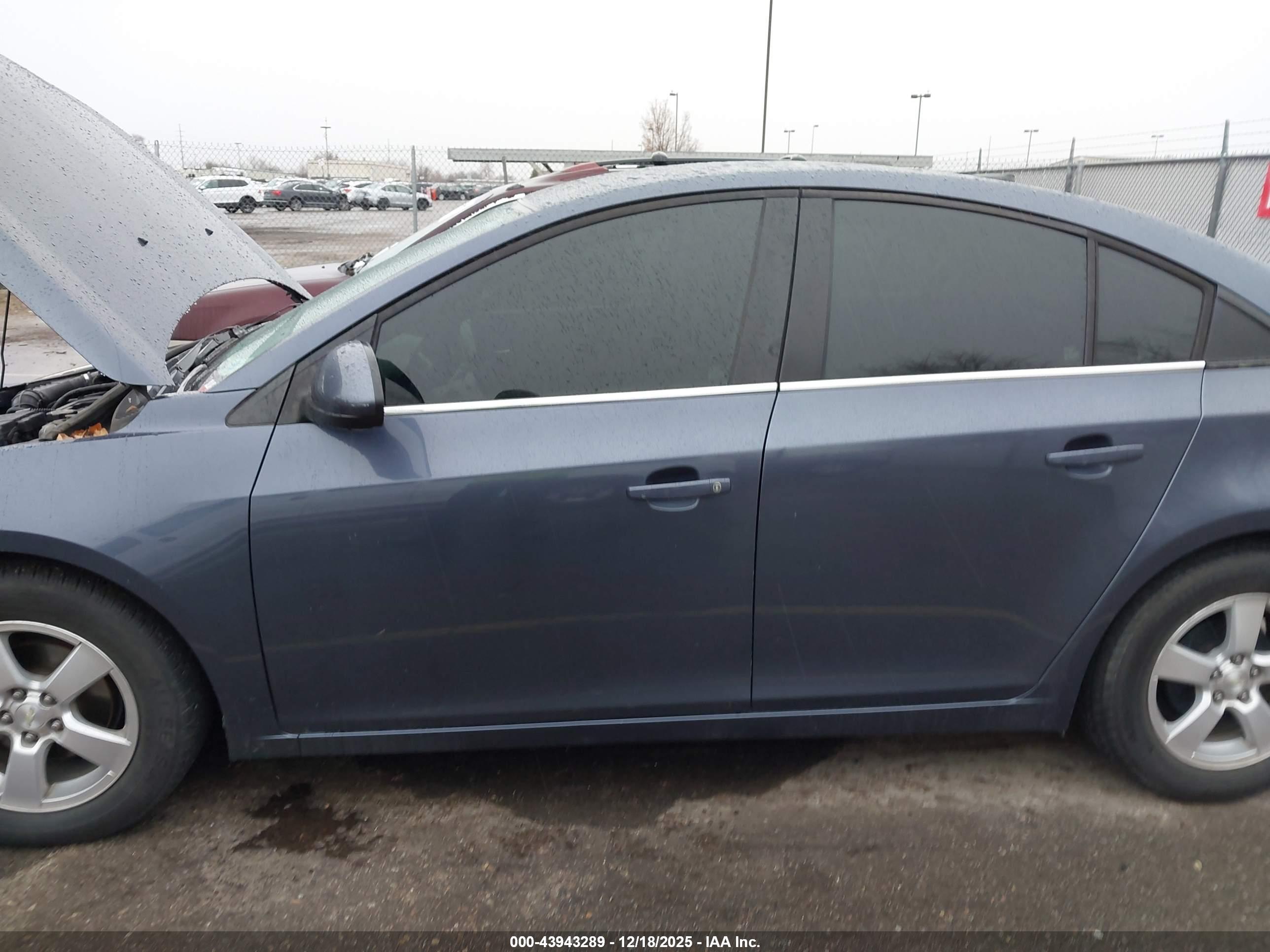CHEVROLET CRUZE image 6