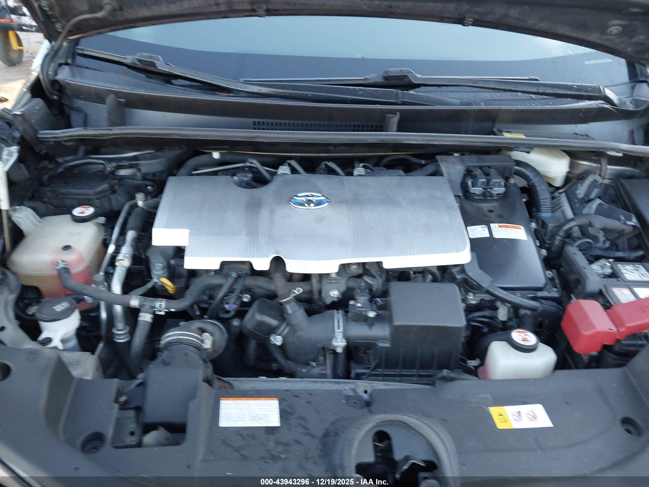 TOYOTA PRIUS image 10