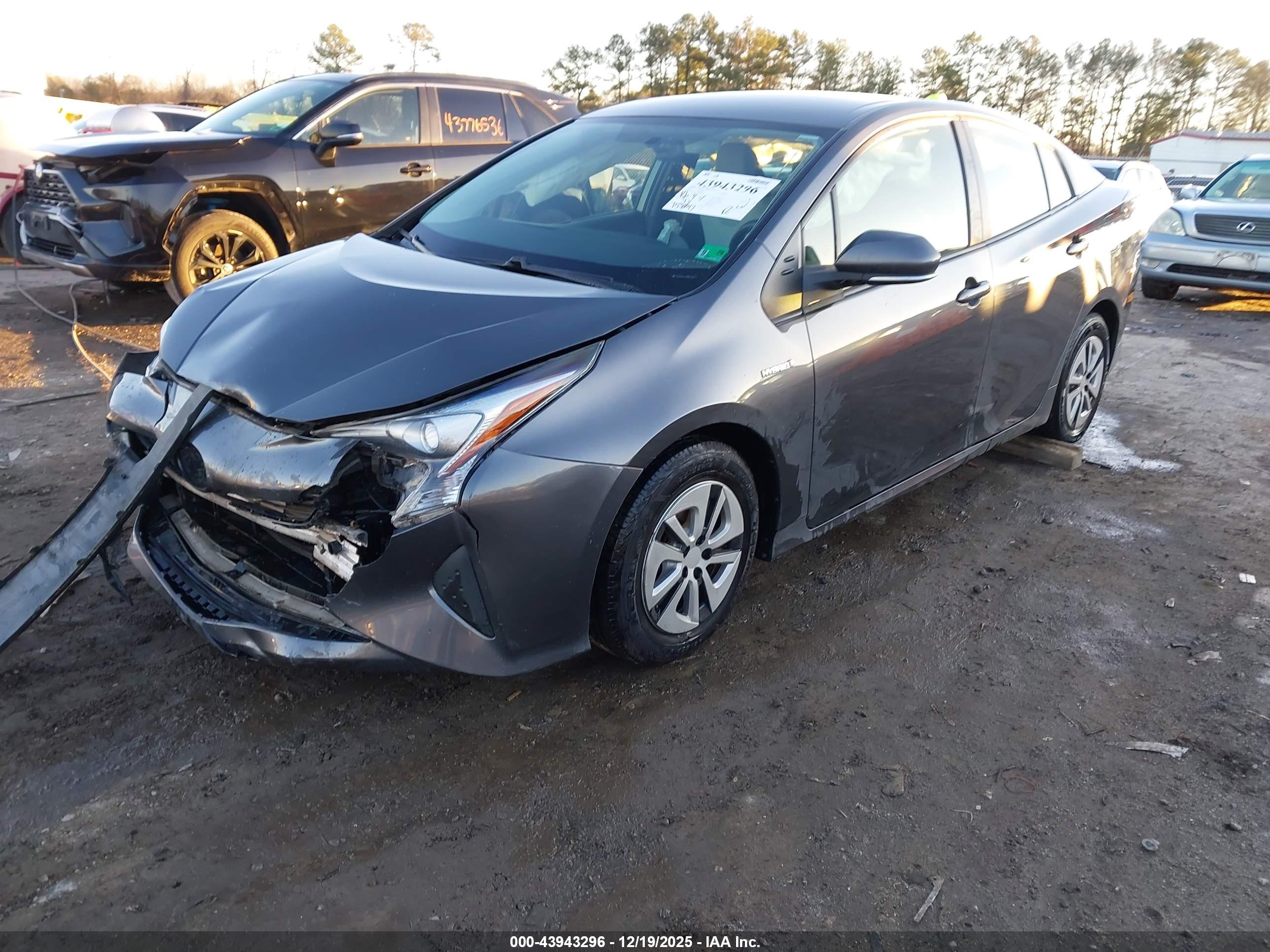 TOYOTA PRIUS image 2