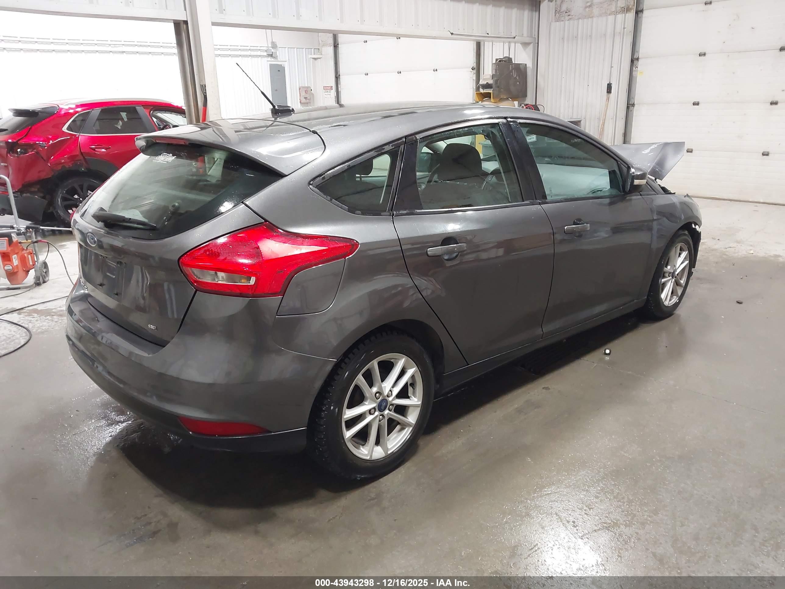 FORD FOCUS image 4