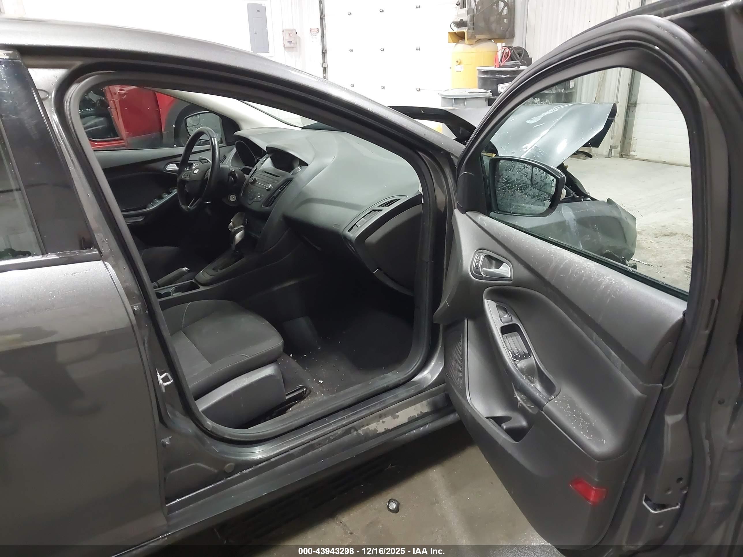 FORD FOCUS image 5