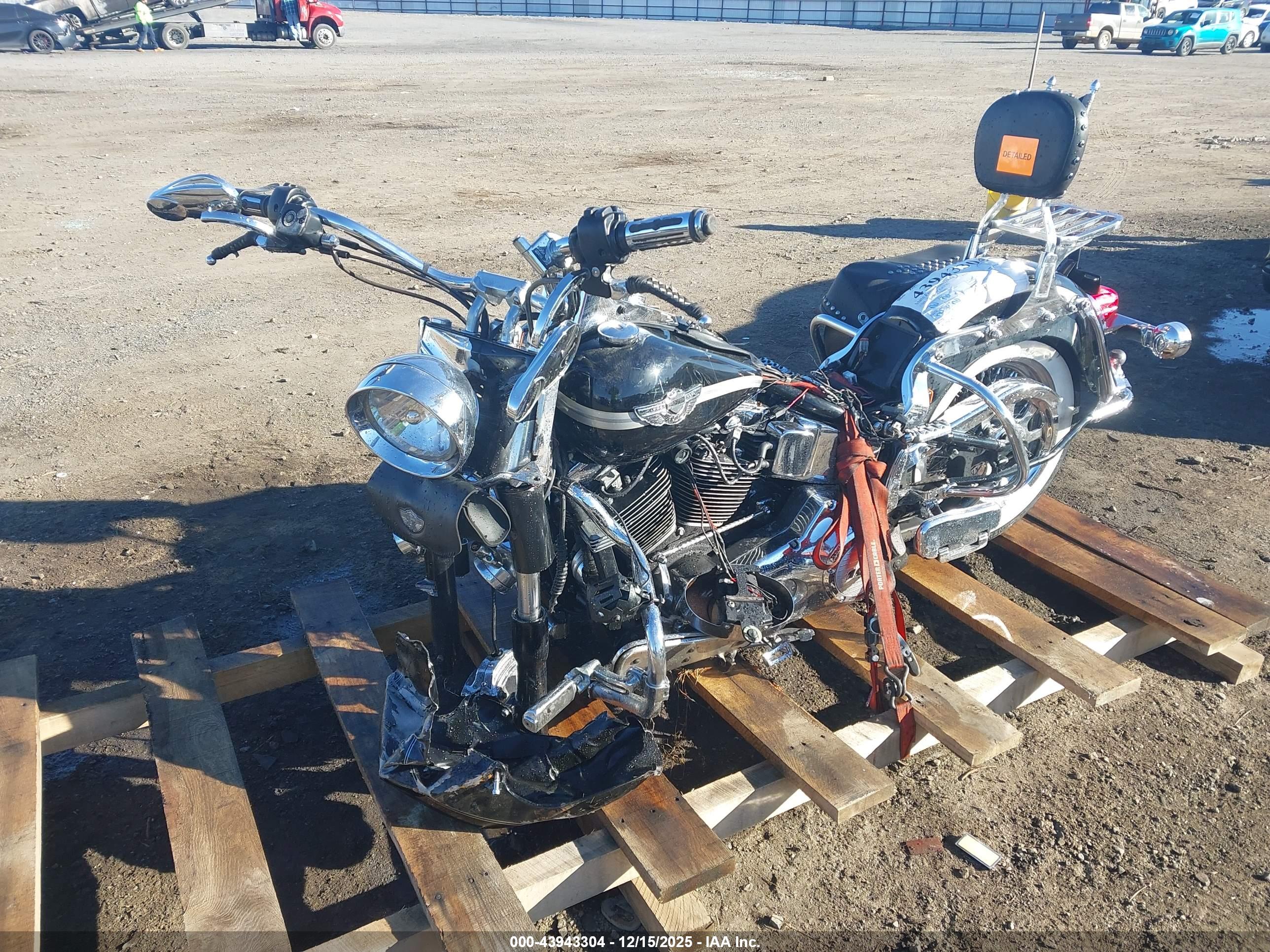HARLEY-DAVIDSON FLSTC image 2
