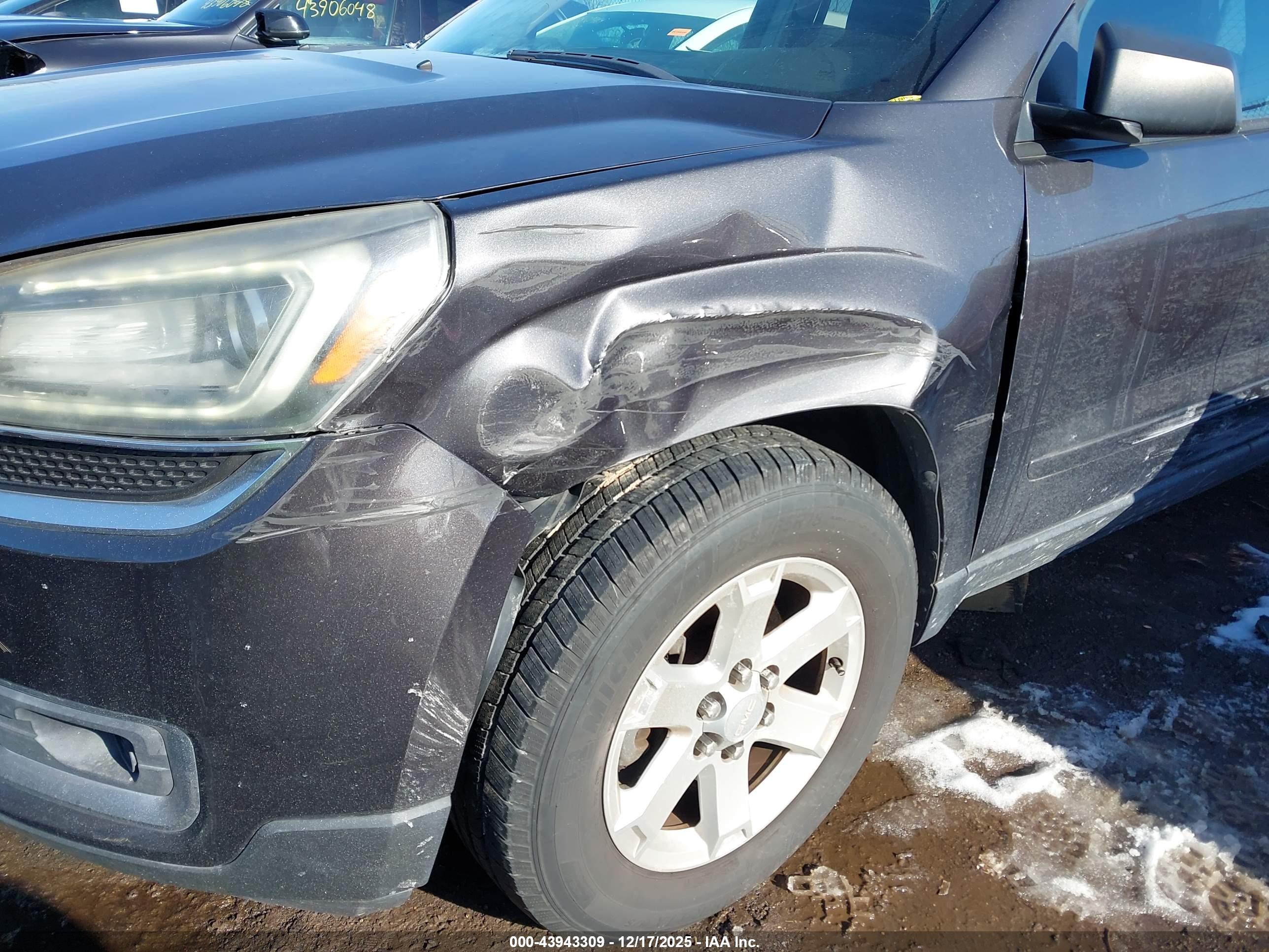 GMC ACADIA image 6