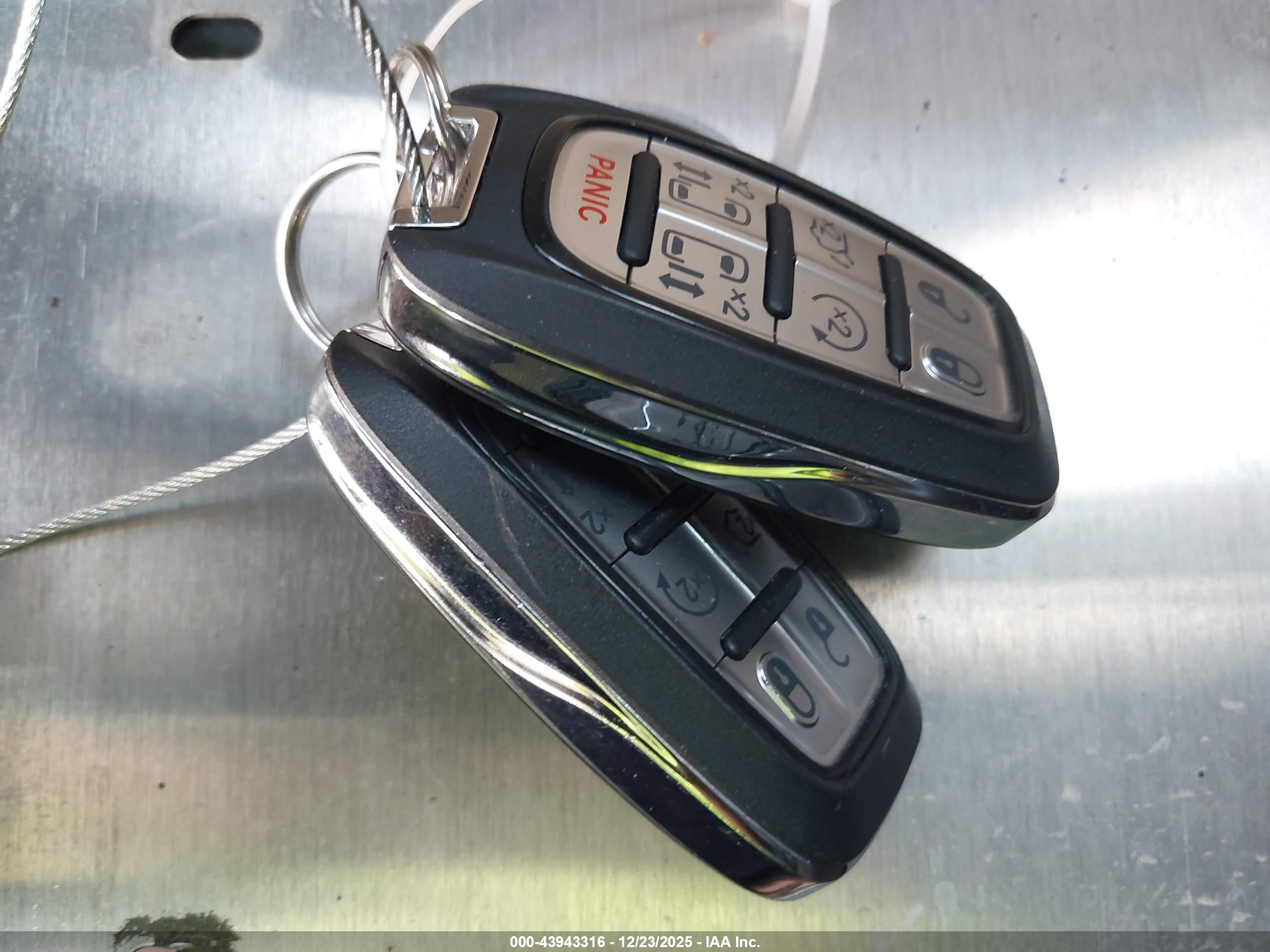 CHRYSLER PACIFICA image 11