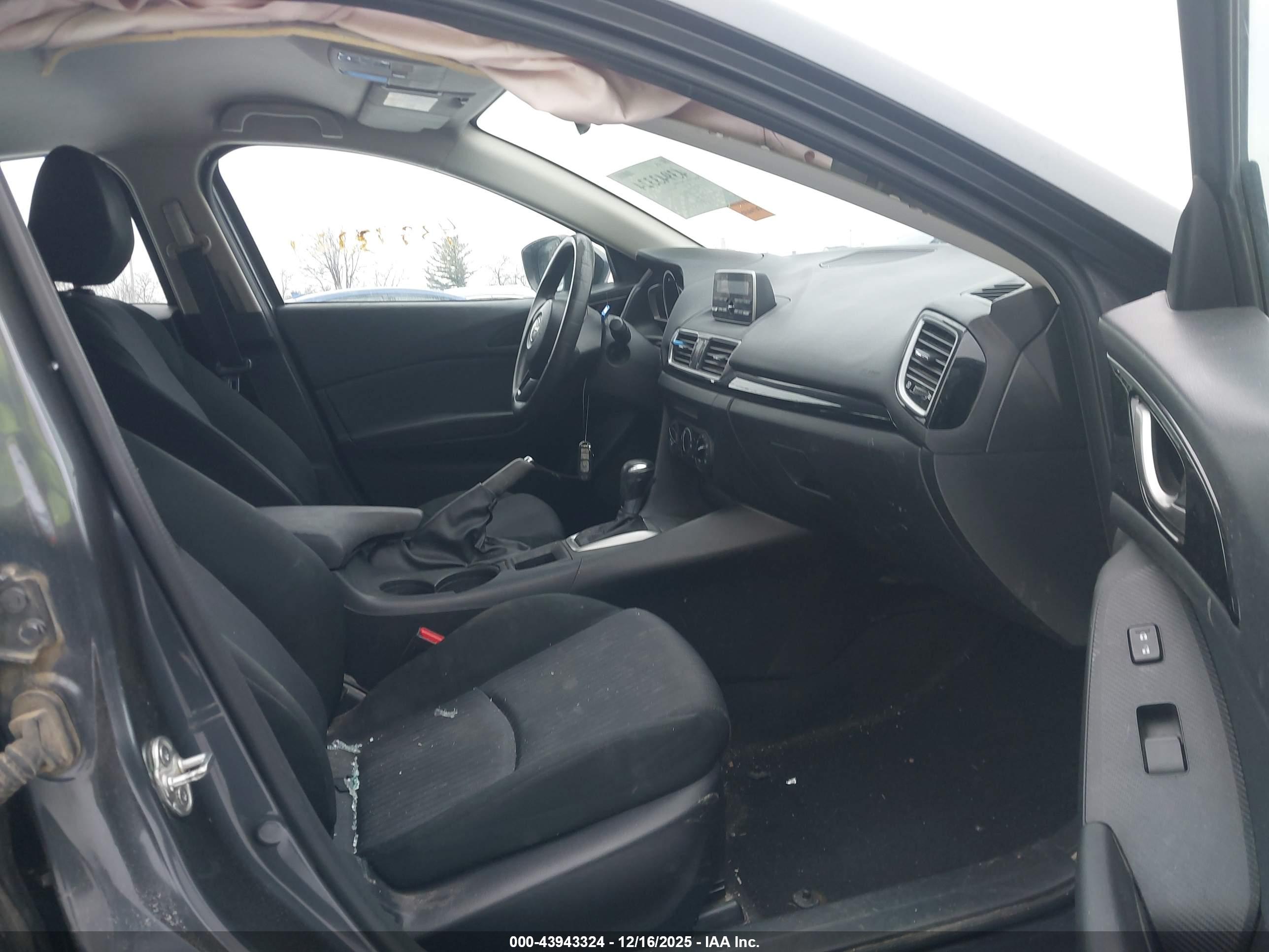 MAZDA MAZDA3 image 5