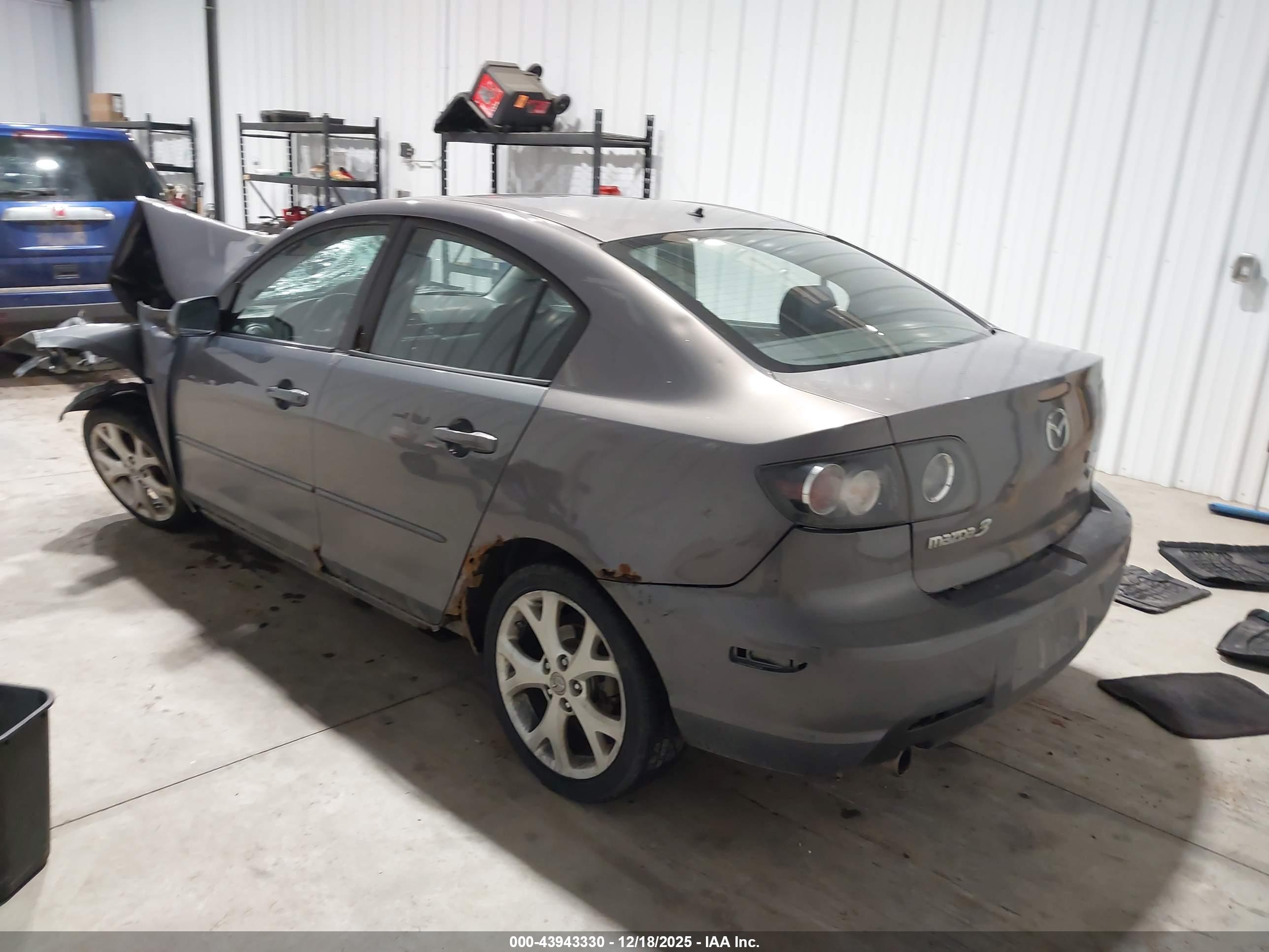 MAZDA MAZDA3 image 3