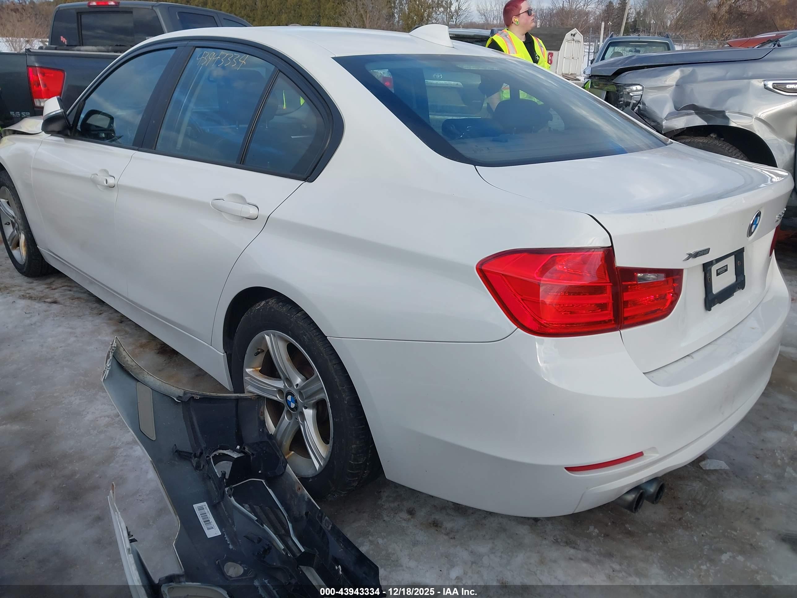 BMW 328I image 3