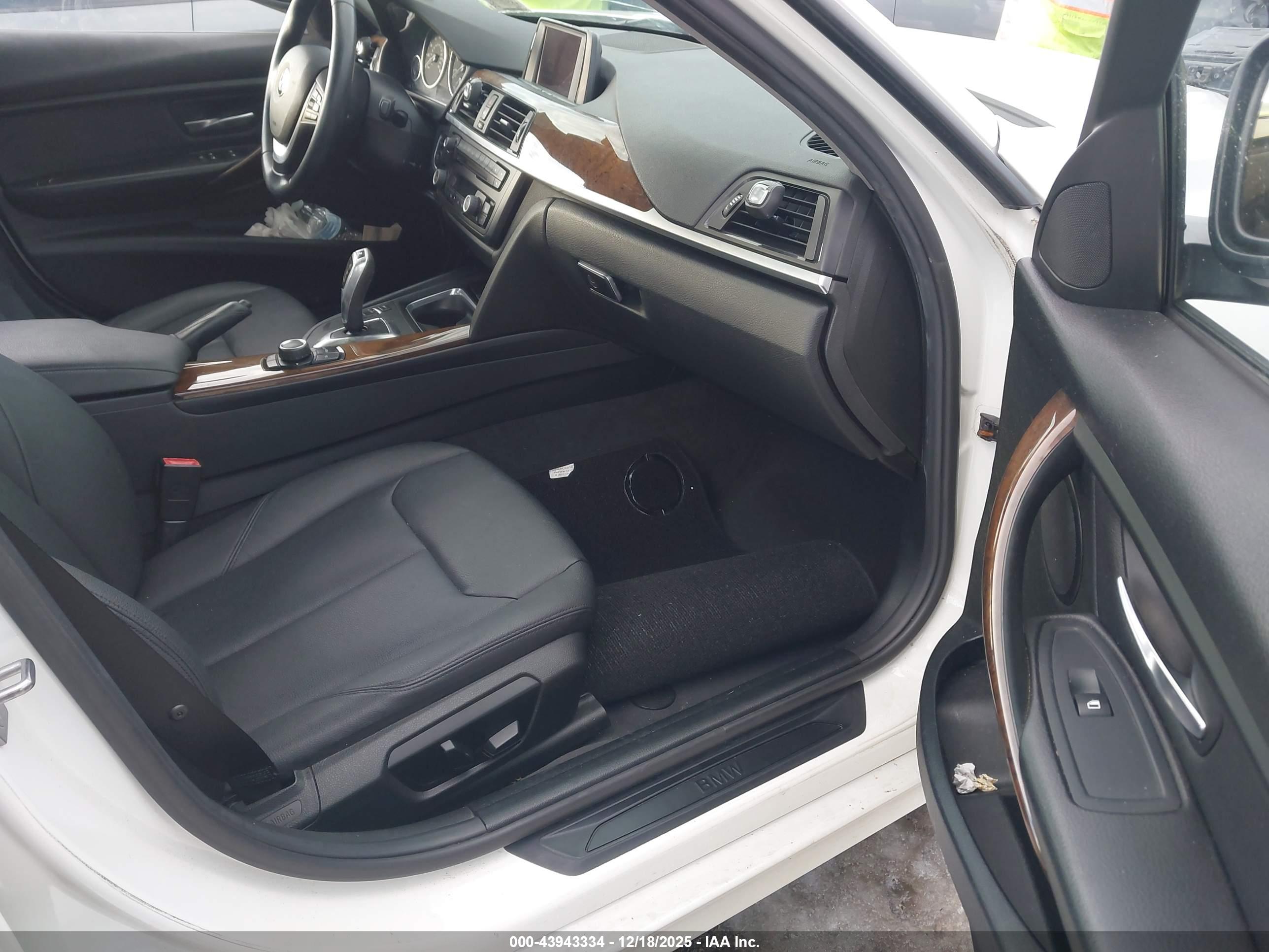 BMW 328I image 5