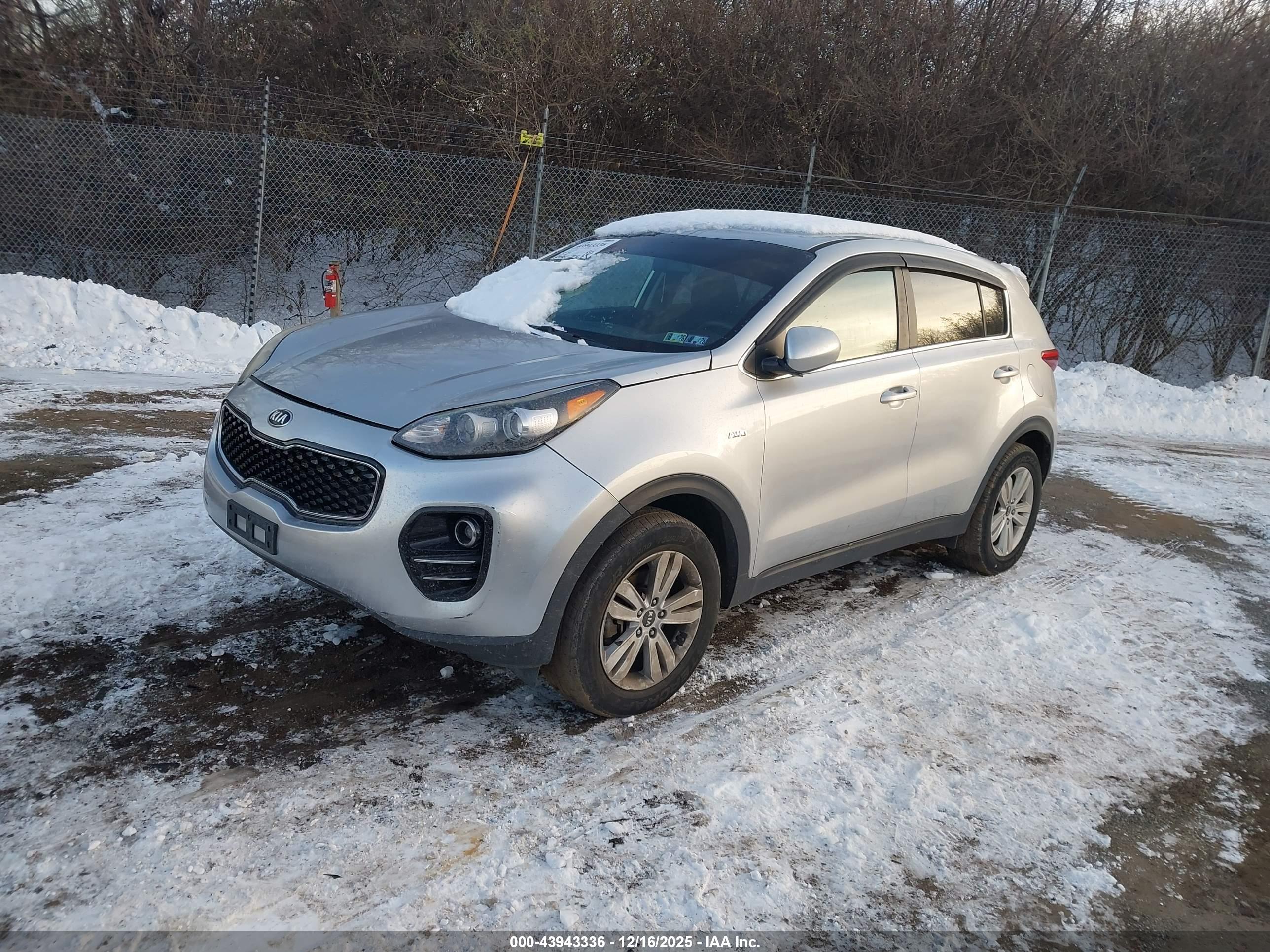 KIA SPORTAGE image 2