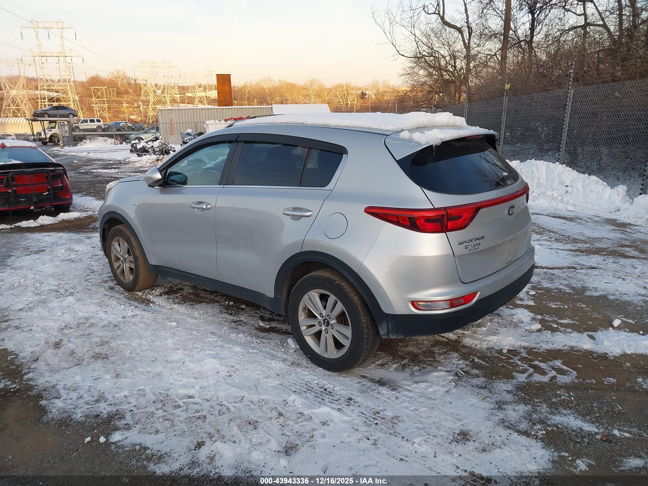 KIA SPORTAGE image 3