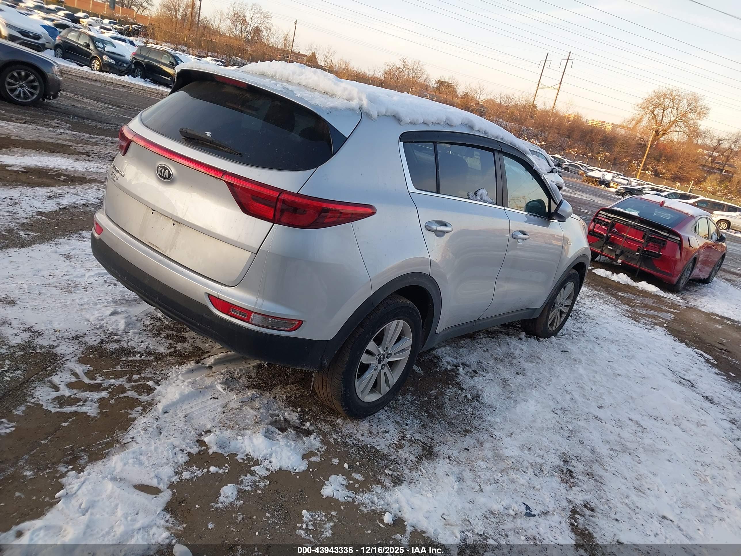 KIA SPORTAGE image 4