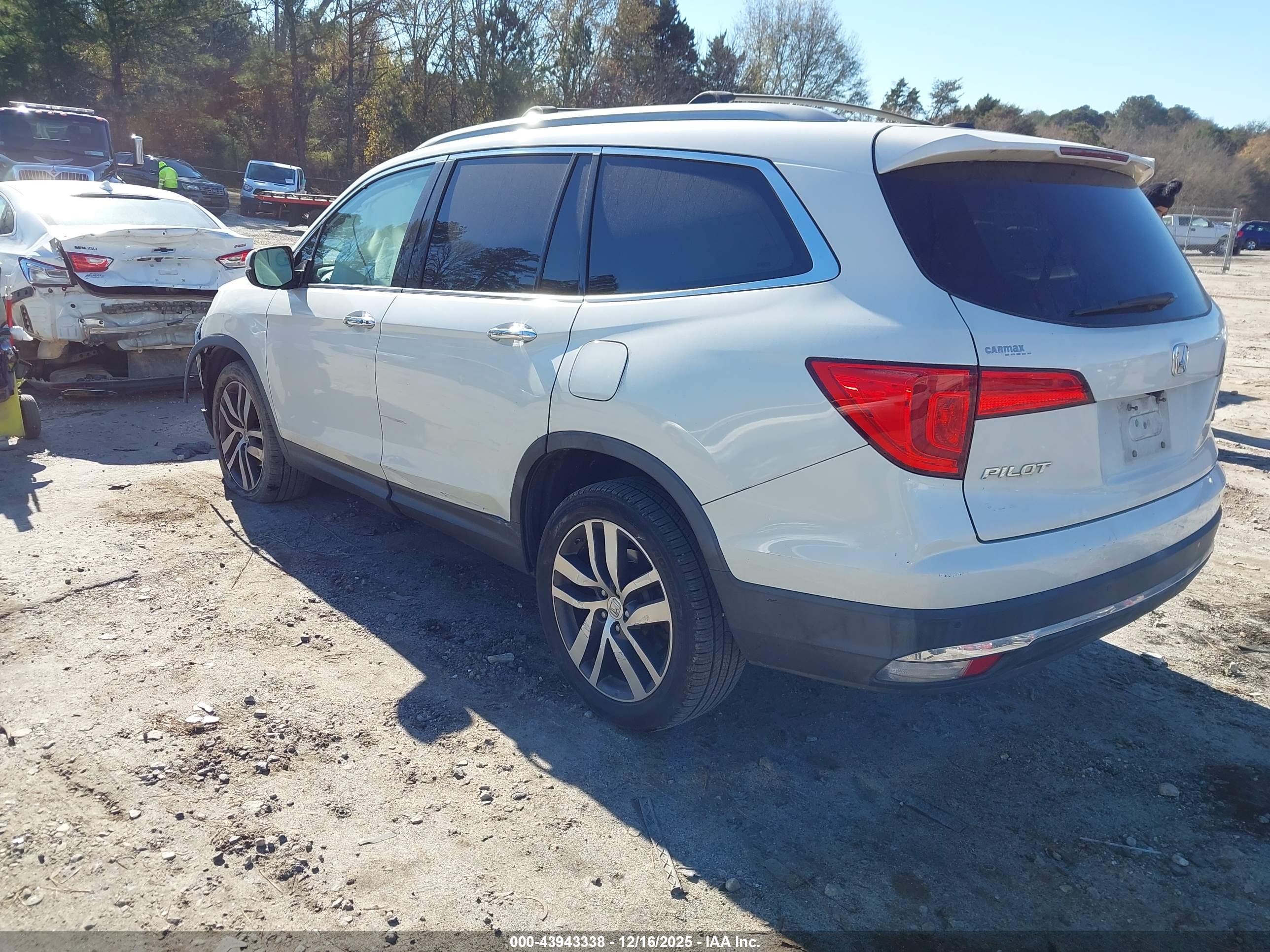 HONDA PILOT image 3