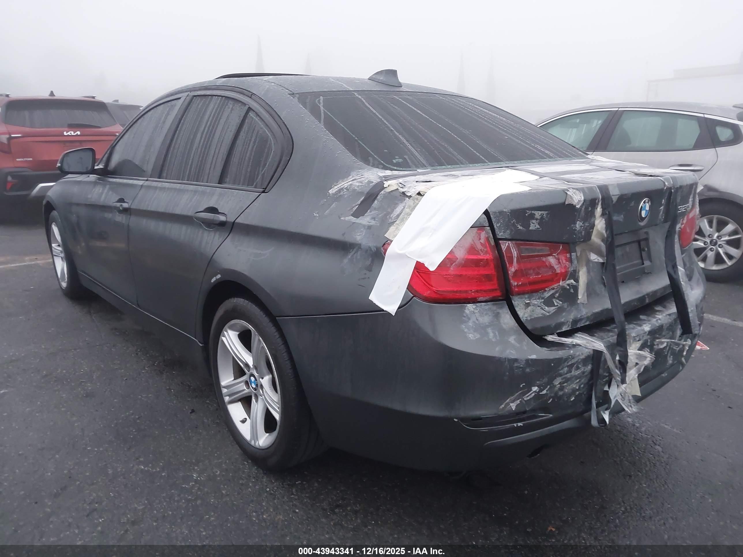 BMW 320I image 3