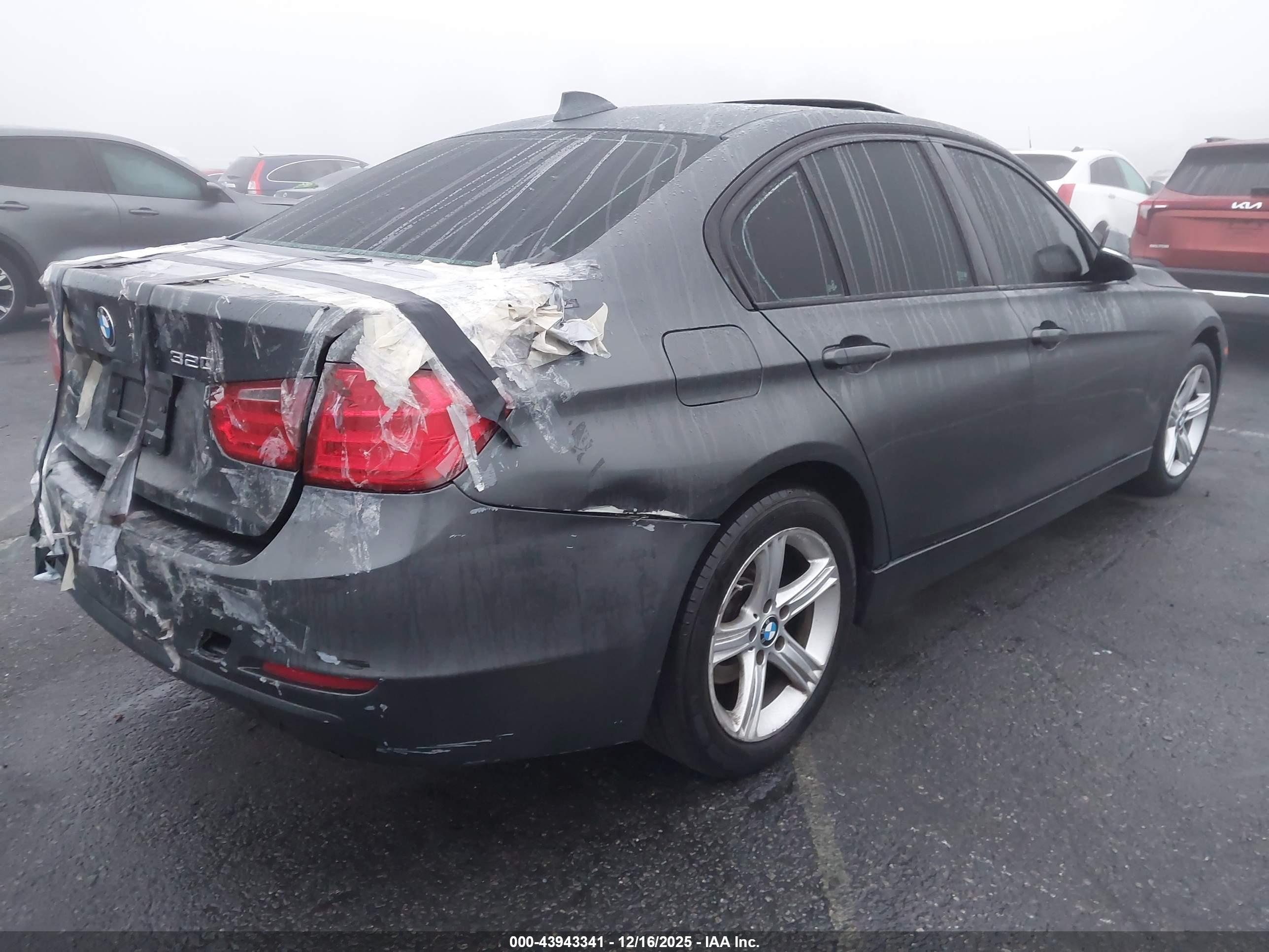 BMW 320I image 4