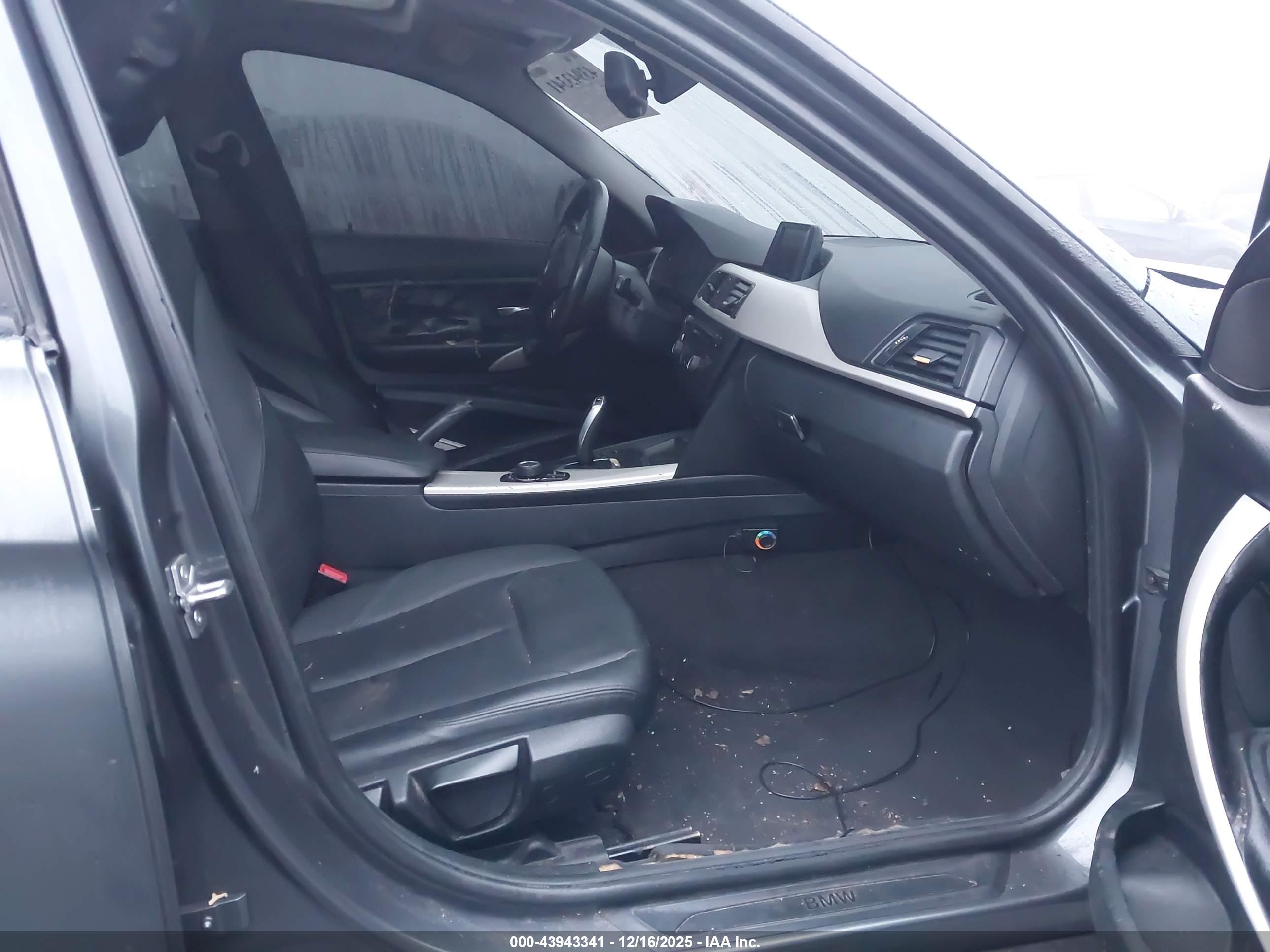 BMW 320I image 5