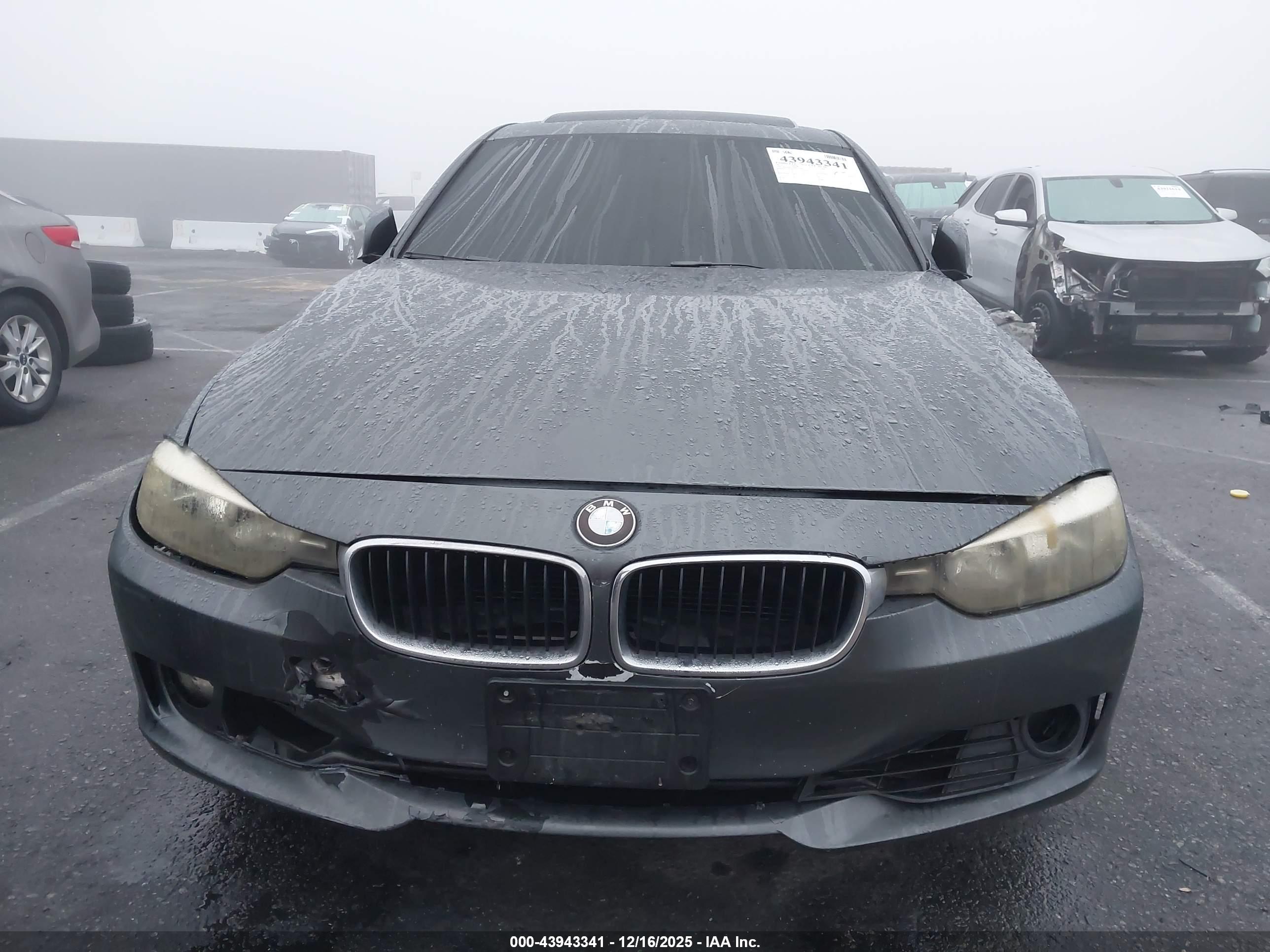 BMW 320I image 6