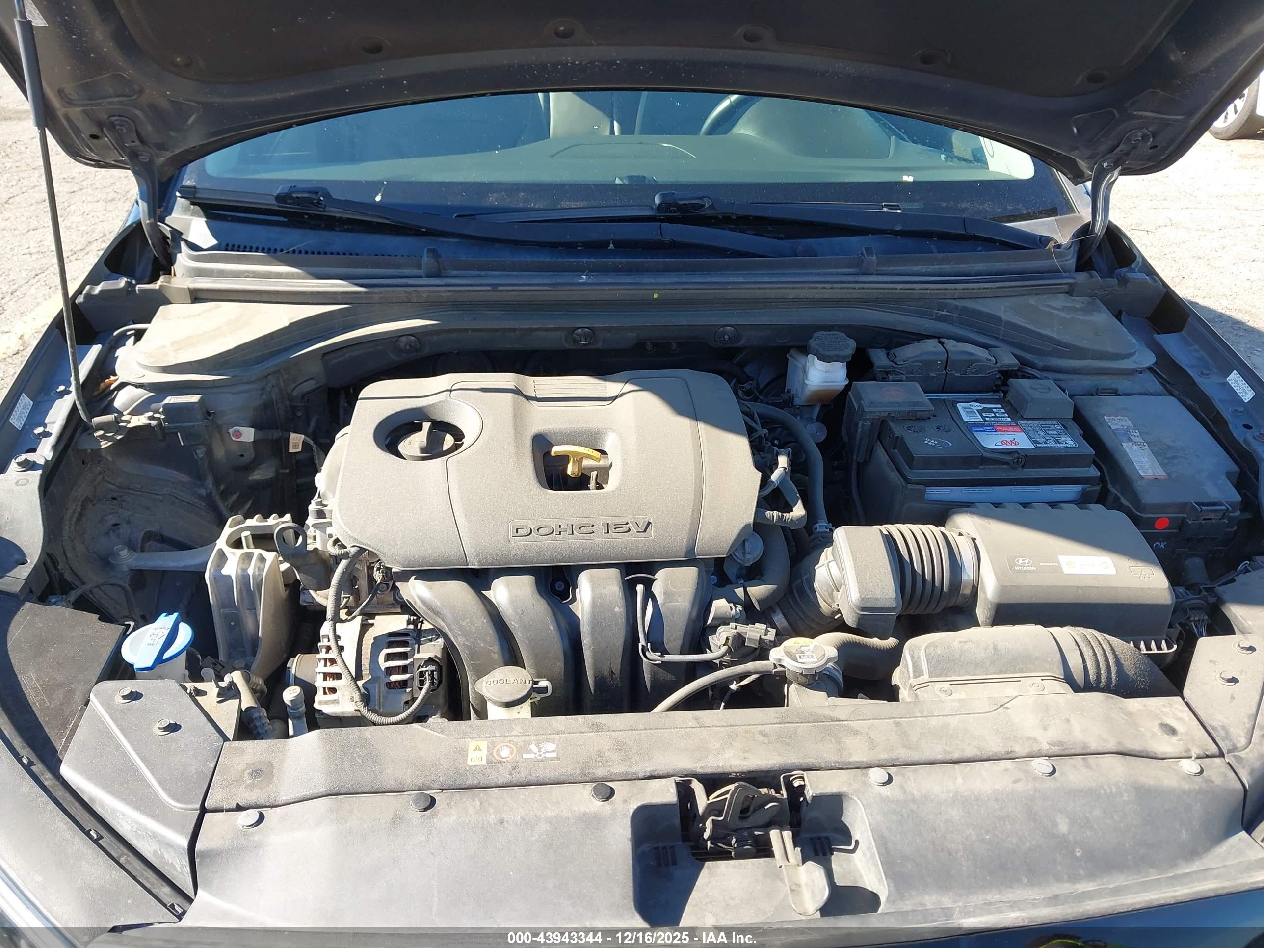 HYUNDAI ELANTRA image 10