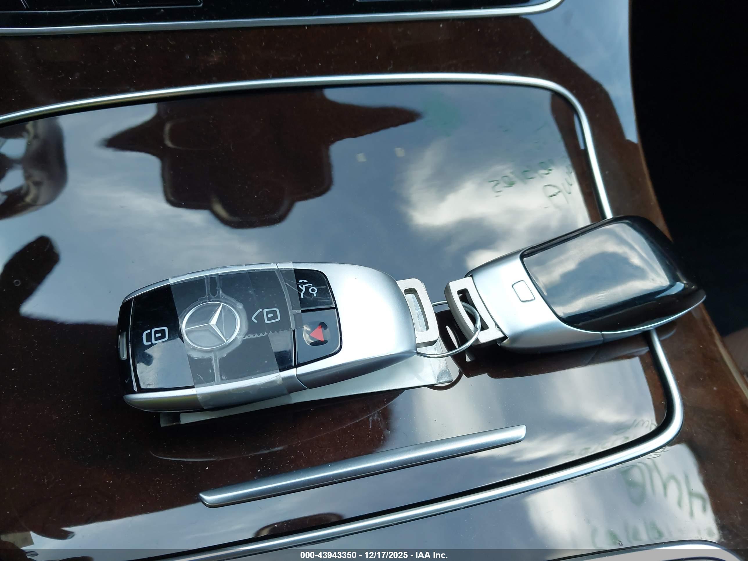 MERCEDES-BENZ E image 11