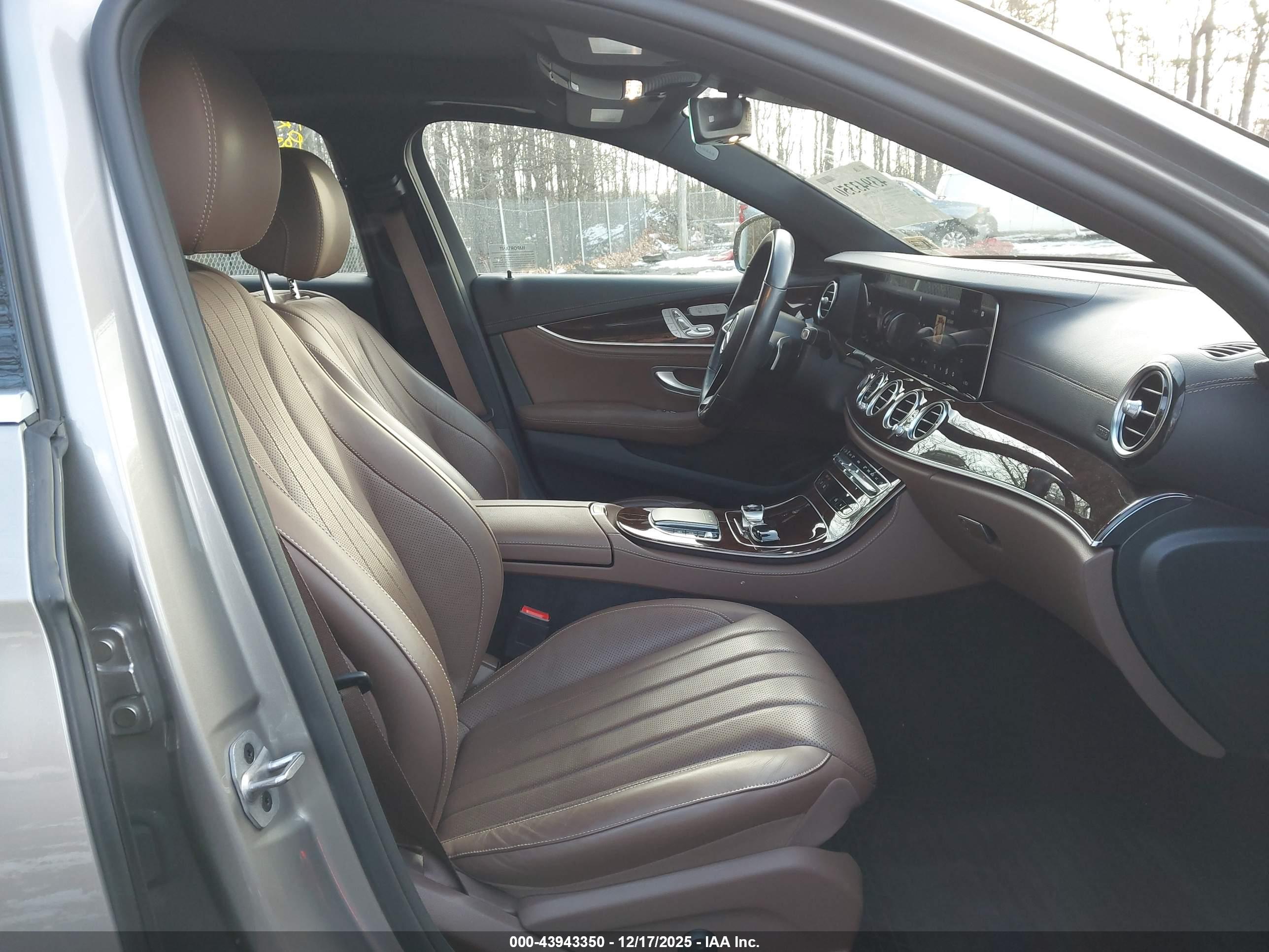MERCEDES-BENZ E image 5
