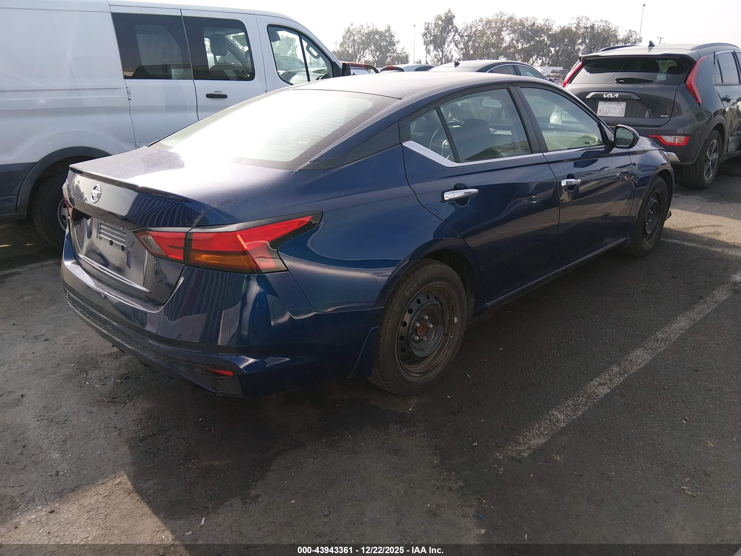 NISSAN ALTIMA image 4