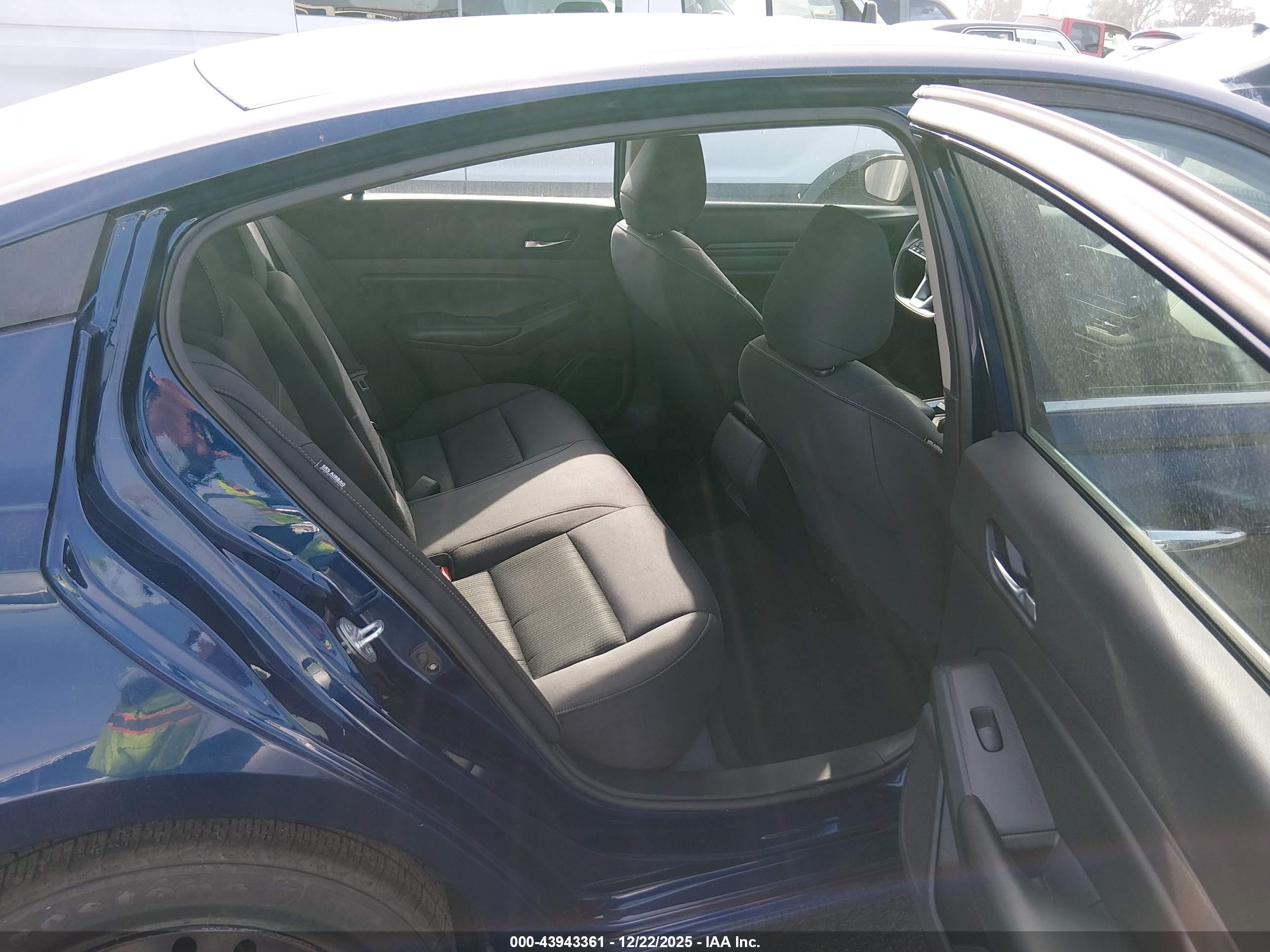 NISSAN ALTIMA image 8