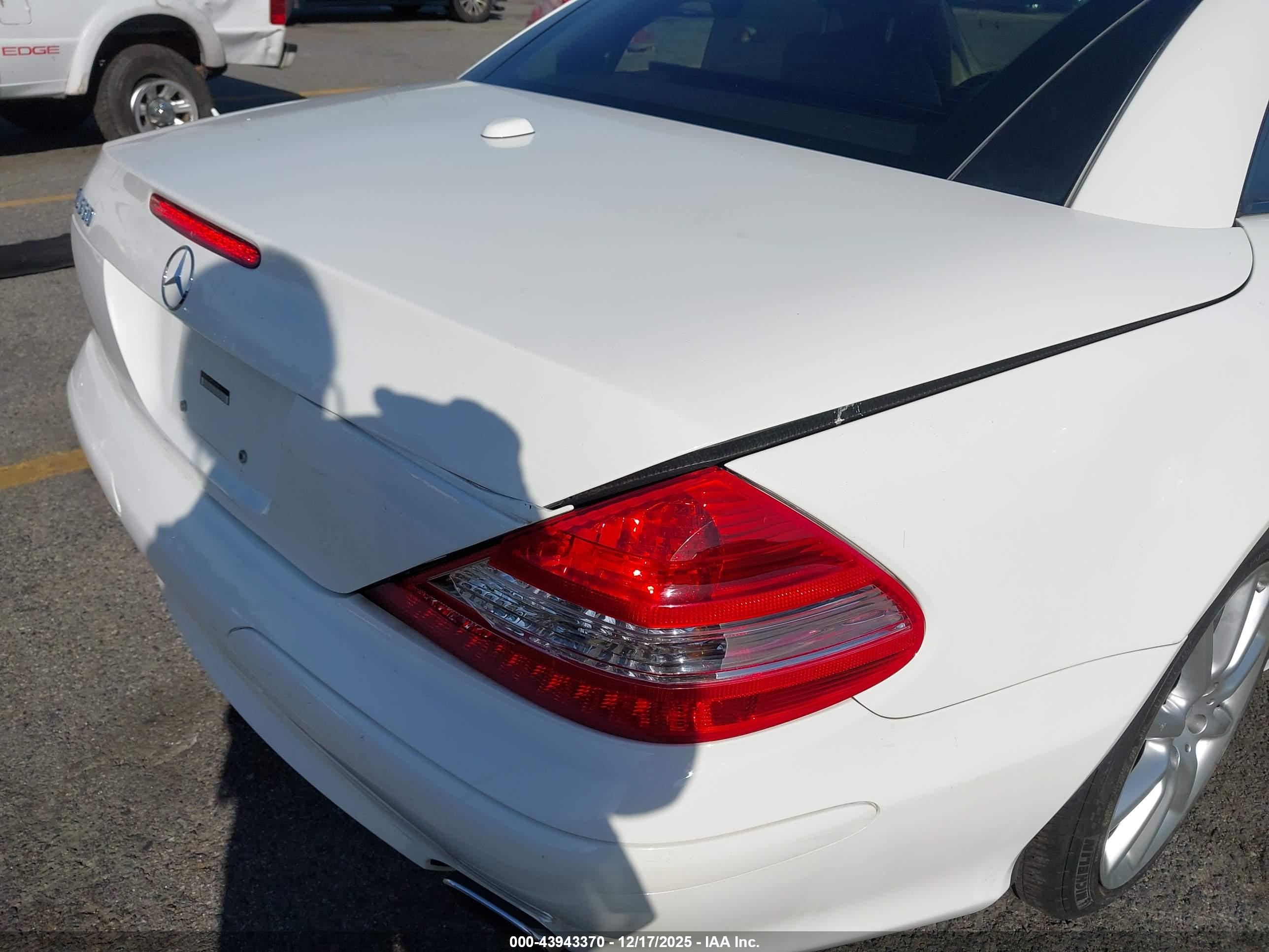 MERCEDES-BENZ SL image 6