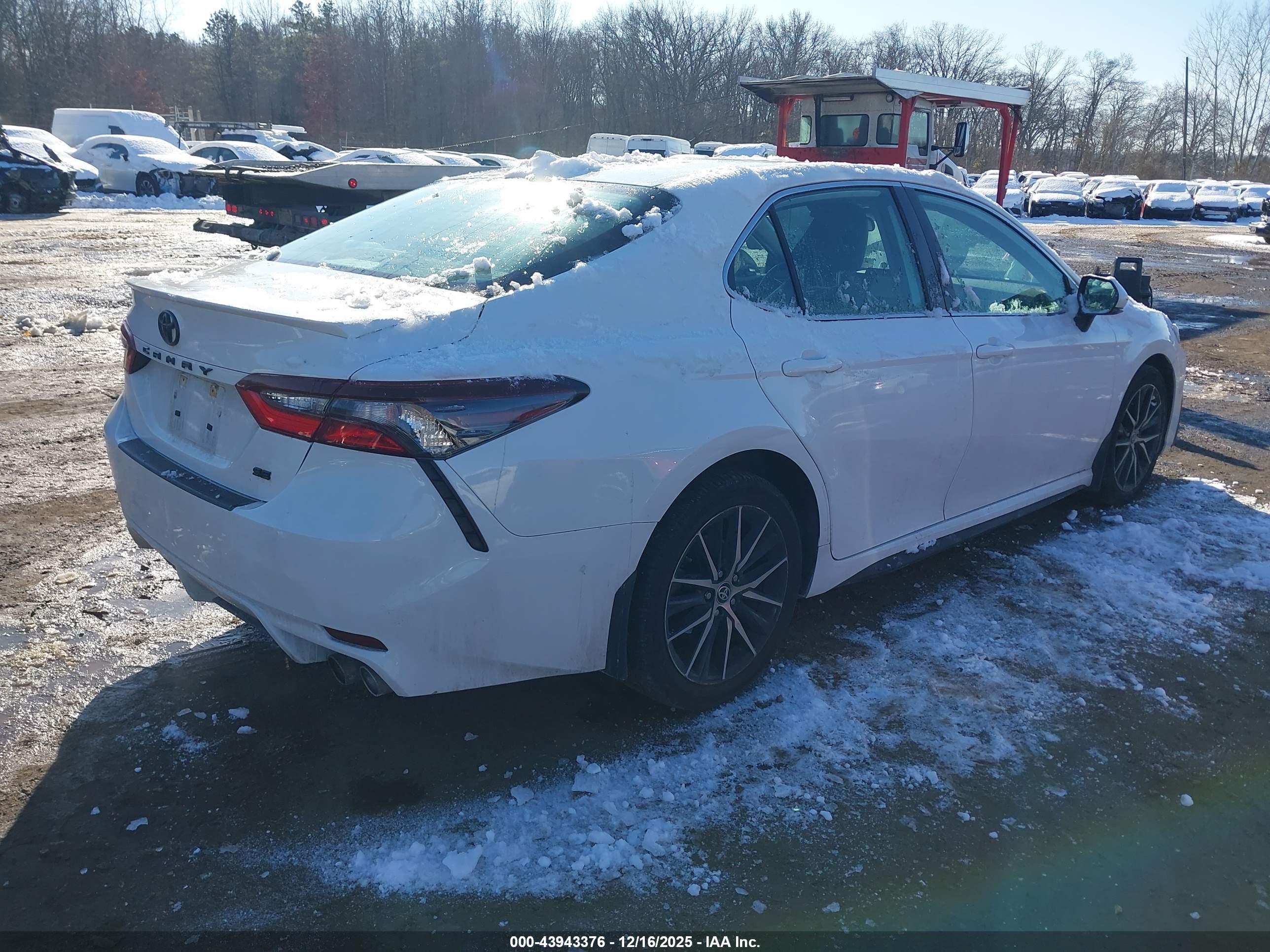 TOYOTA CAMRY image 4
