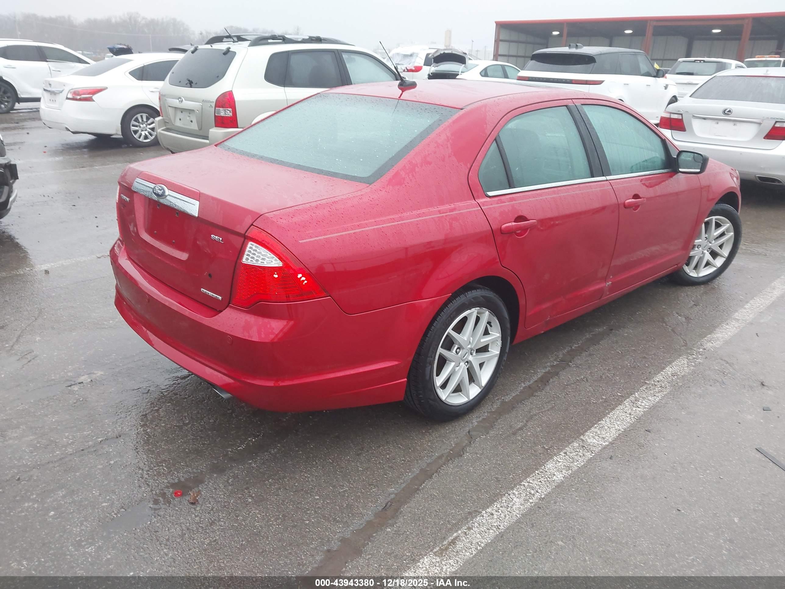 FORD FUSION image 4