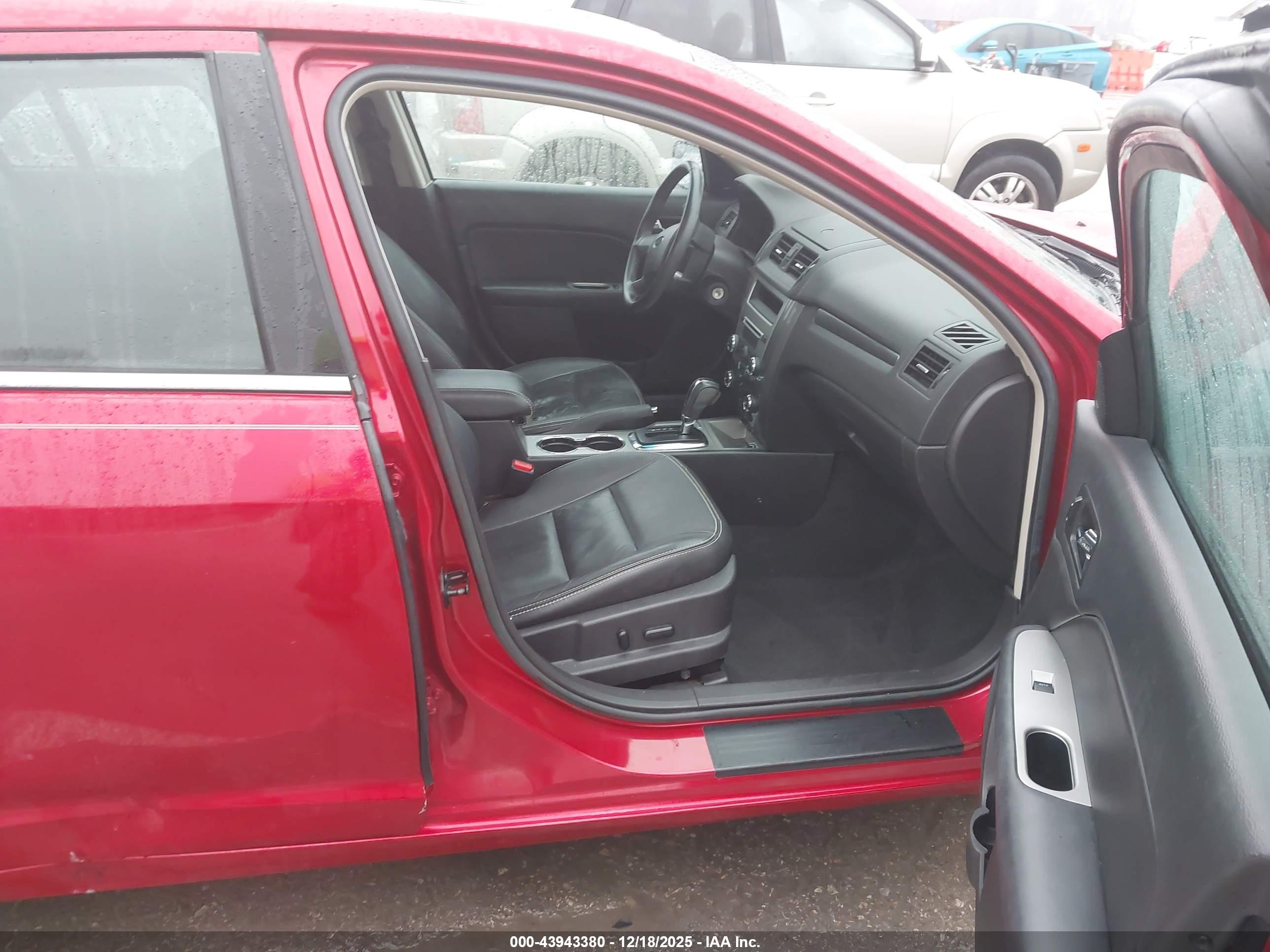 FORD FUSION image 5