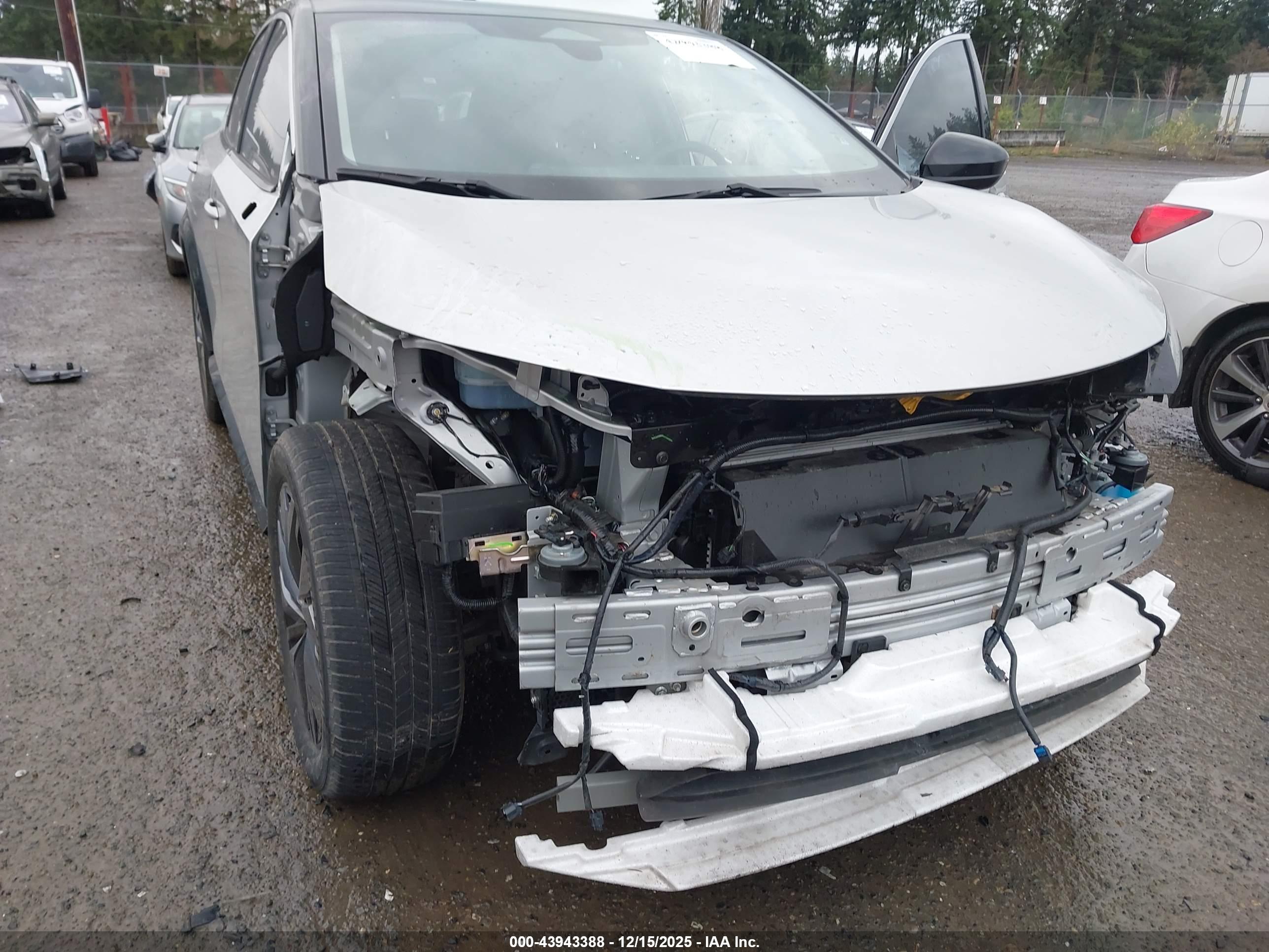NISSAN ARIYA image 6