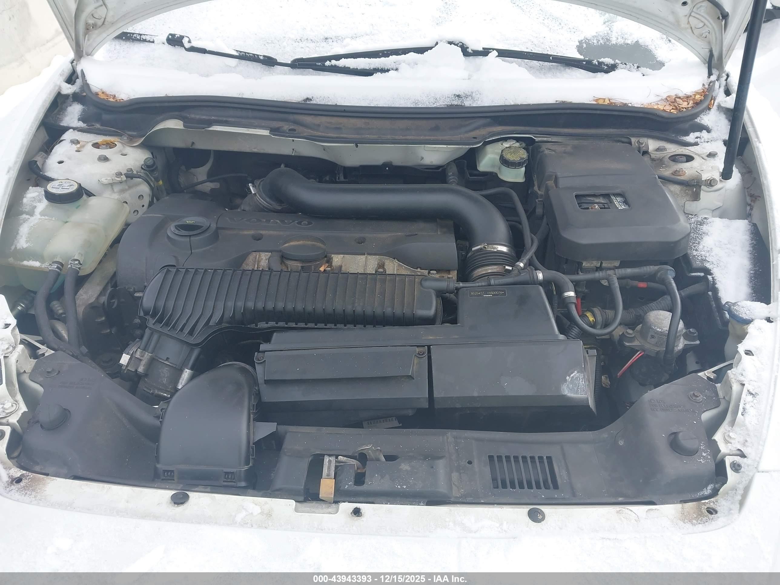 VOLVO C70 image 10