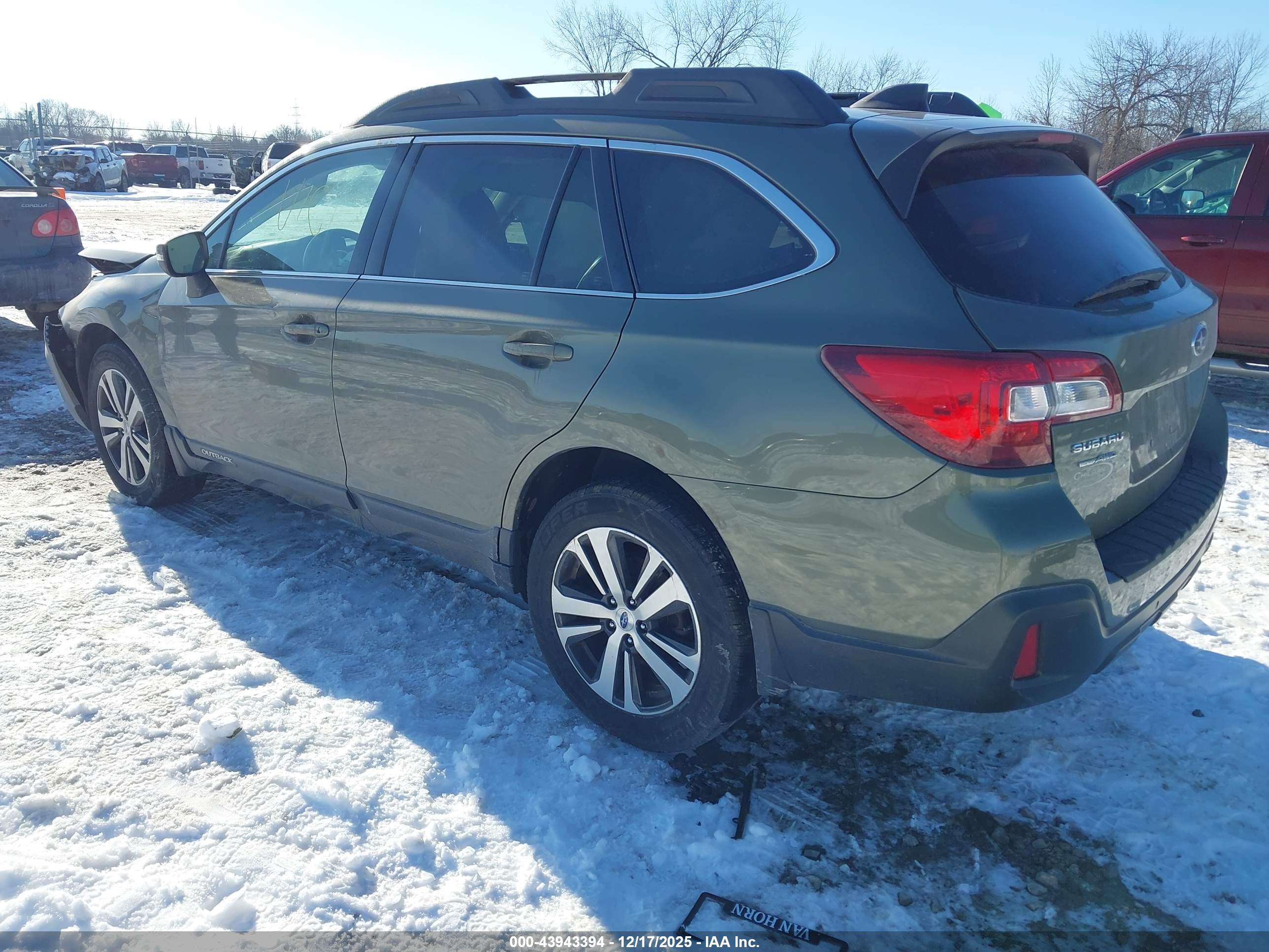 SUBARU OUTBACK image 3