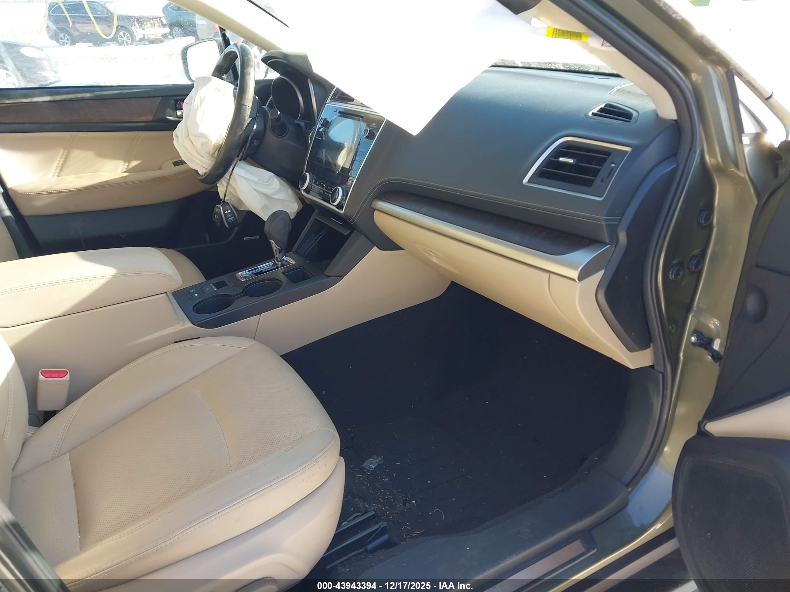 SUBARU OUTBACK image 5