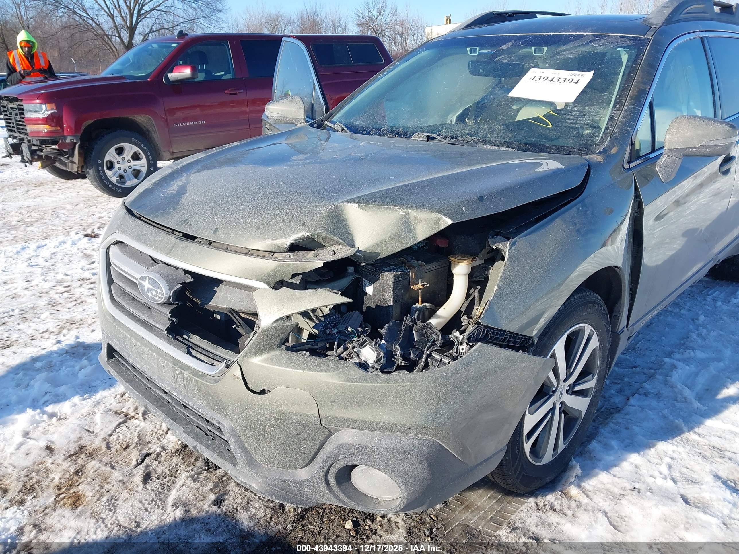 SUBARU OUTBACK image 6