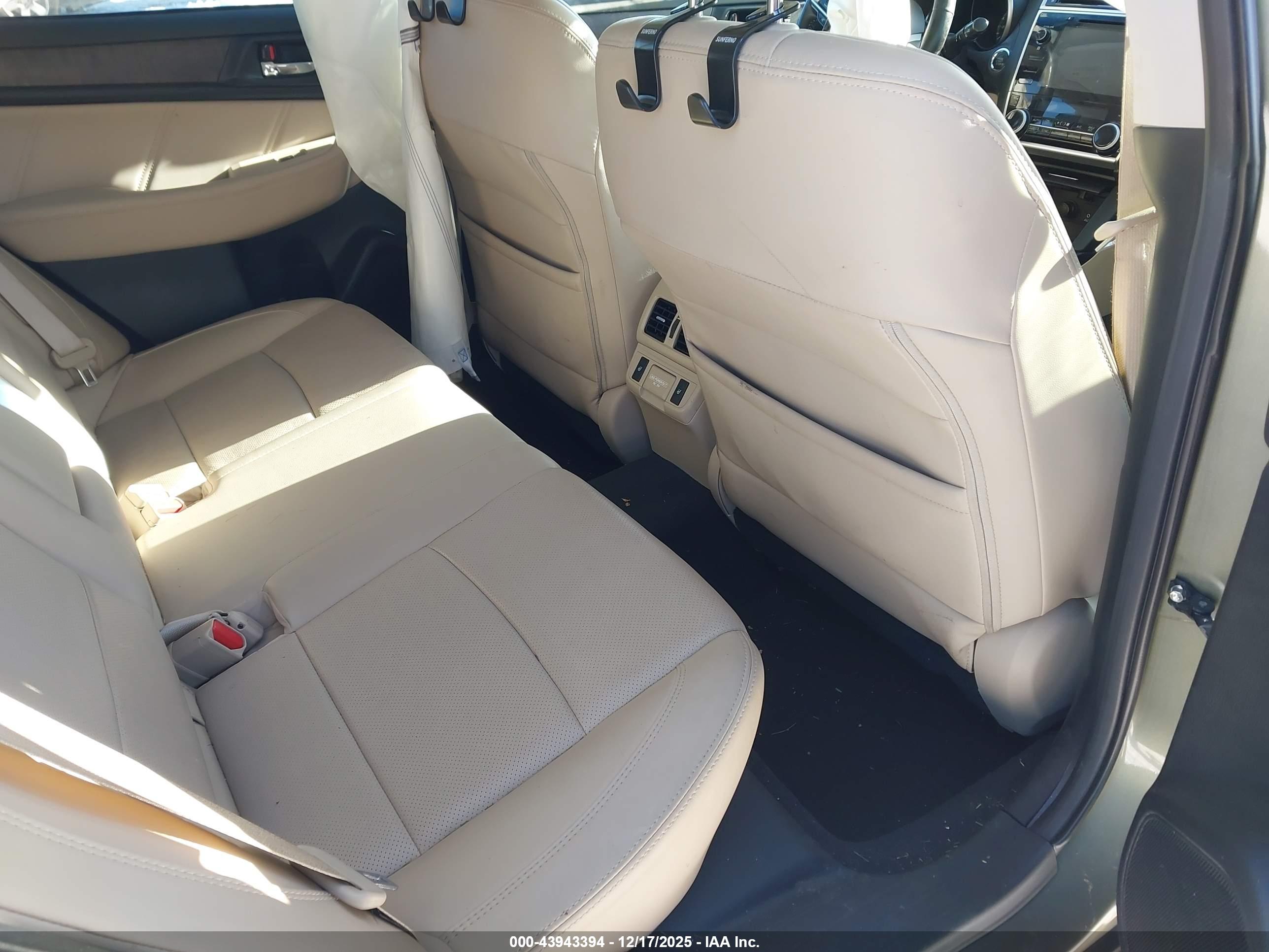 SUBARU OUTBACK image 8