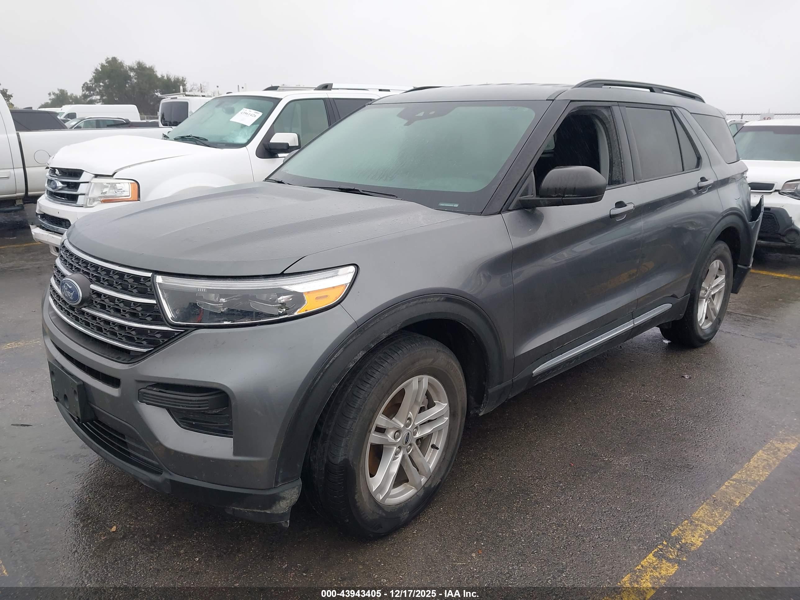 FORD EXPLORER image 2