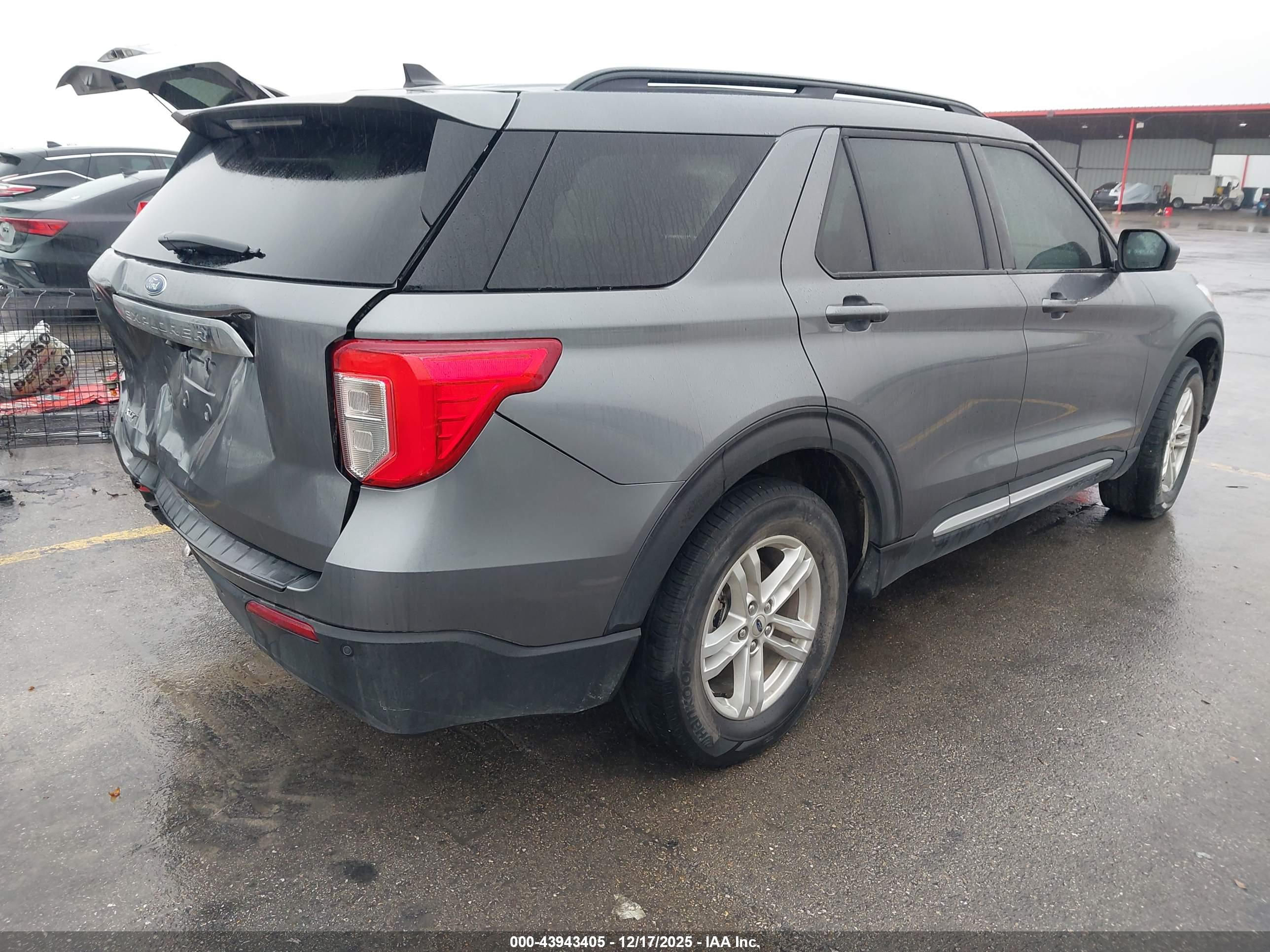FORD EXPLORER image 4